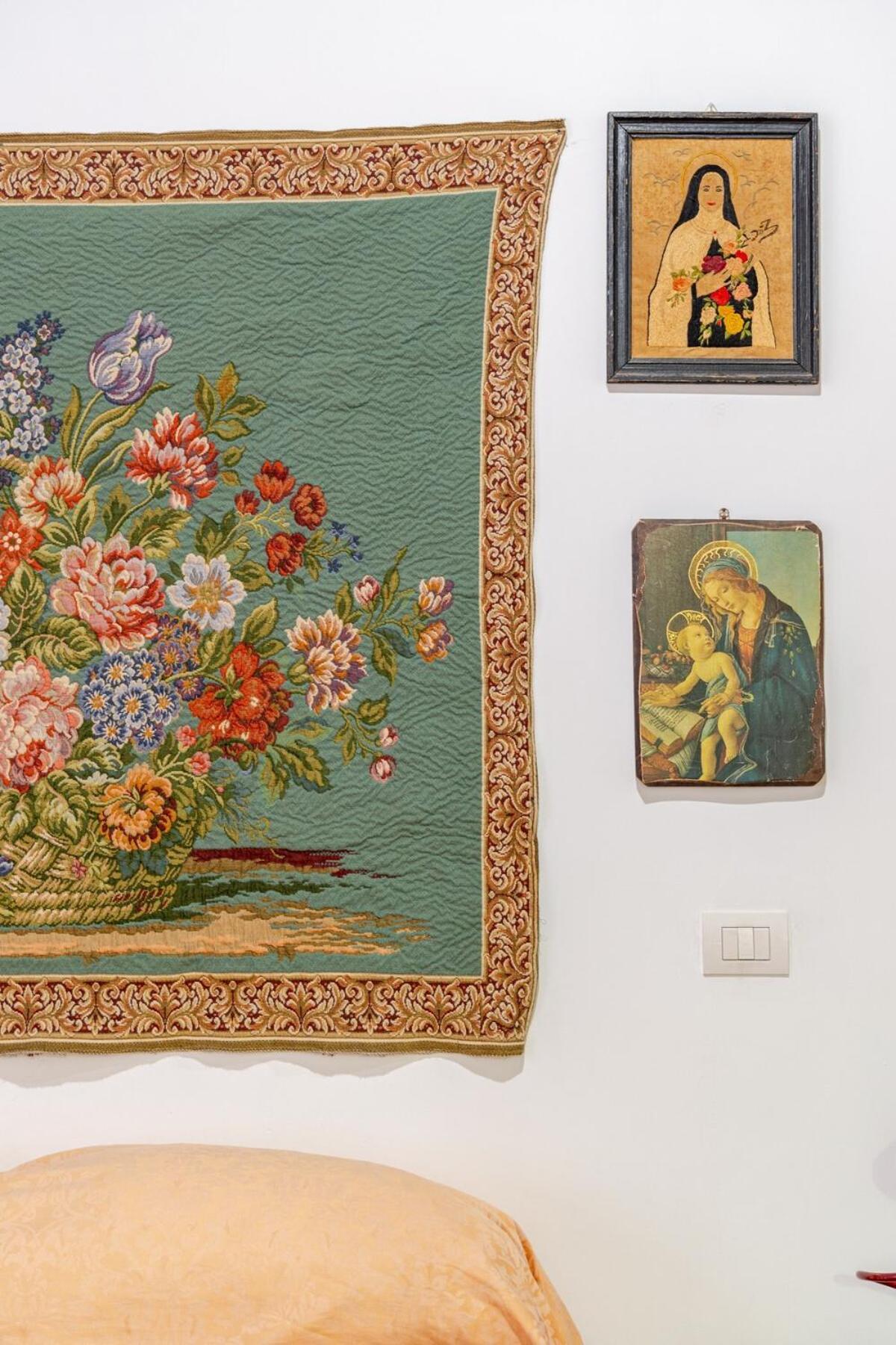 Apartment Artistic Colorful Vatican Museums Rome