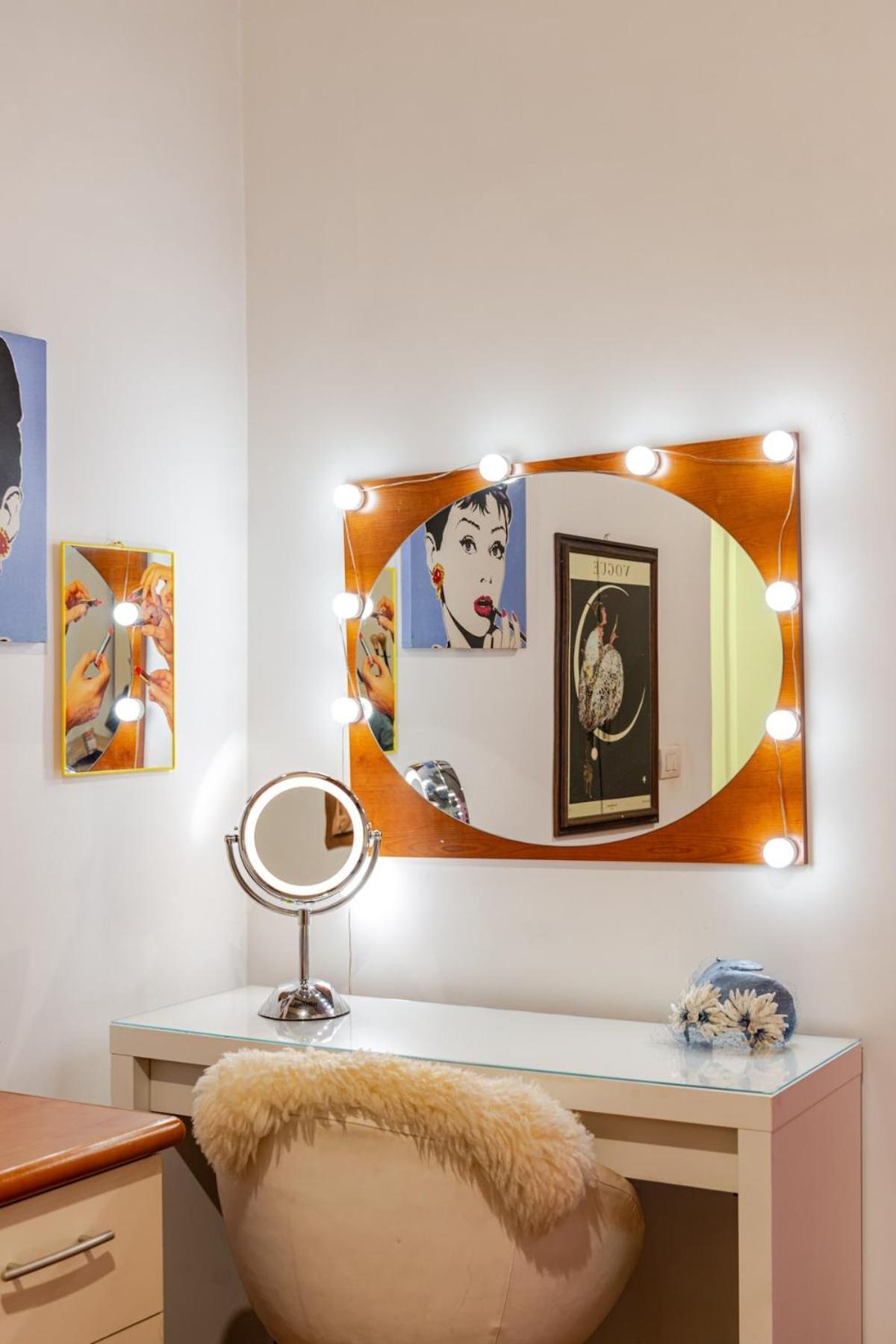 Apartment Artistic Colorful Vatican Museums Rome