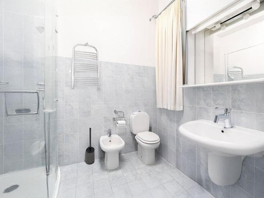 Realty Company Vittoria Apartment