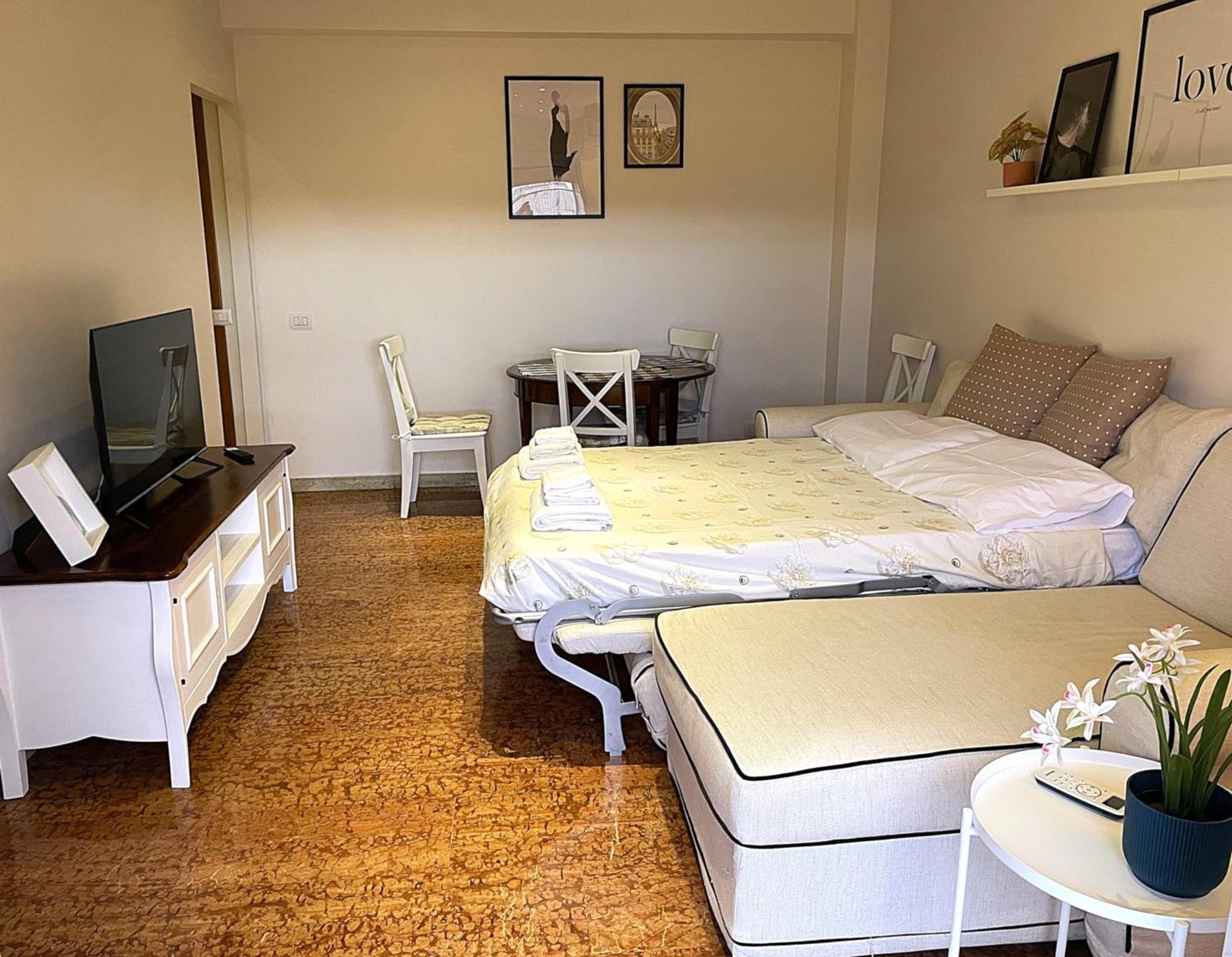 La Casa Libre Metro A Colli Albani 350 M Apartment Rome