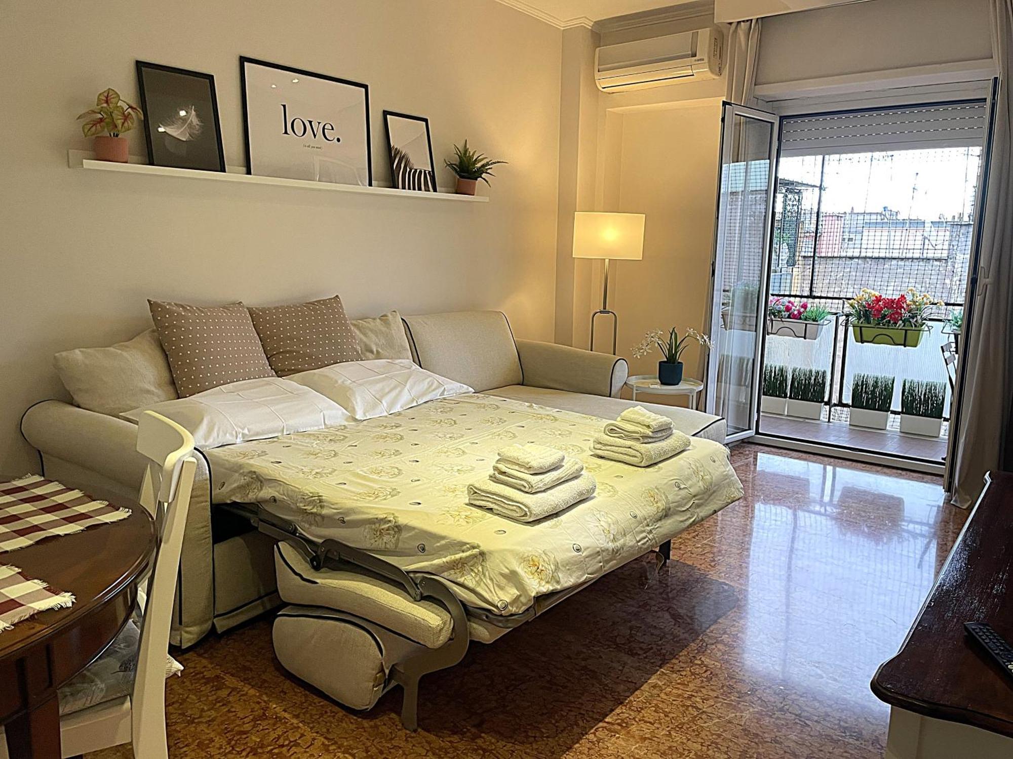 Apartment La Casa Libre Metro A Colli Albani 350 M Rome