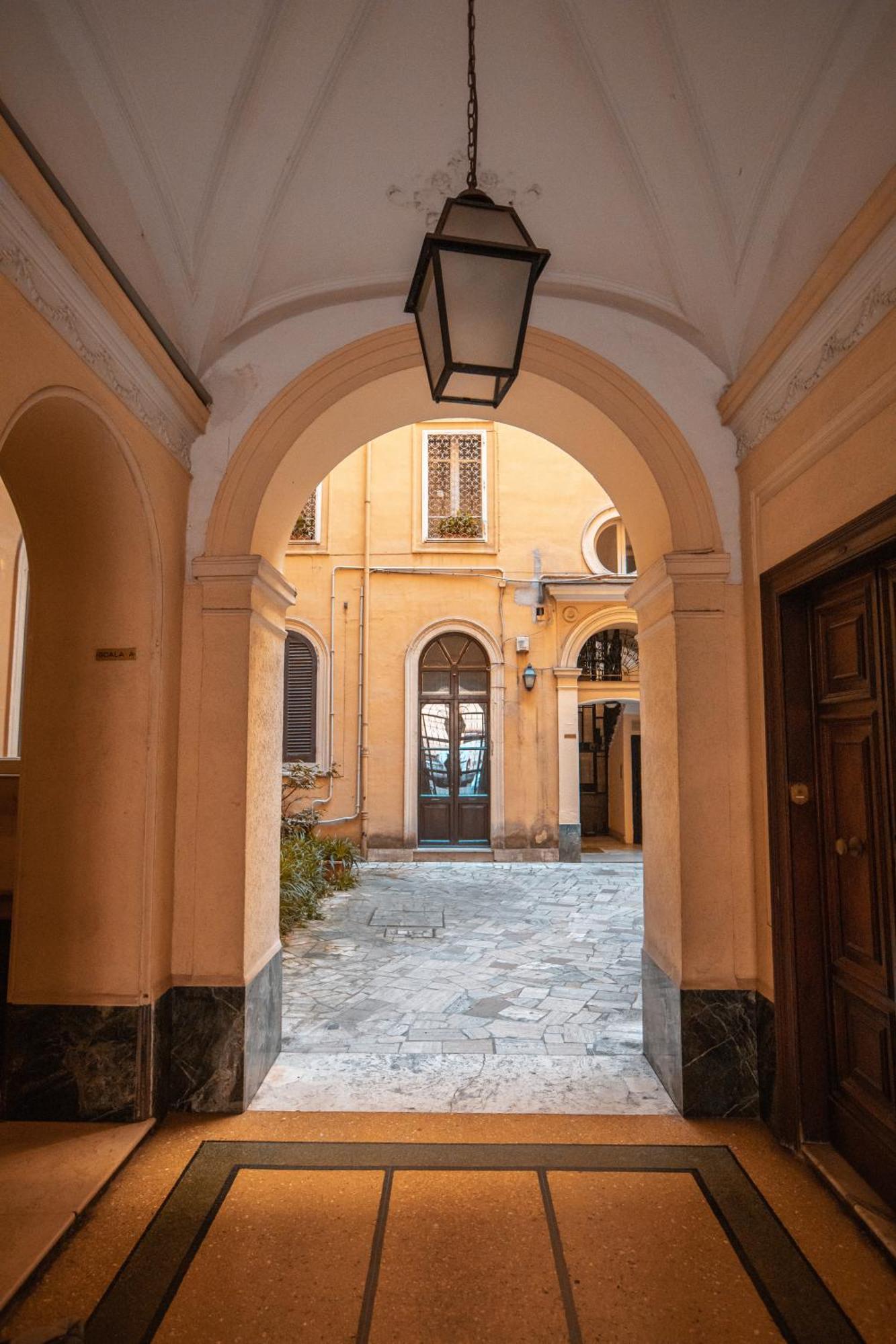 Vatican Charming Rhome Apartment
