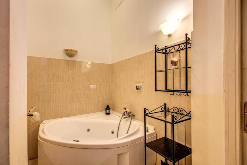 Magenta Classic Manara4b