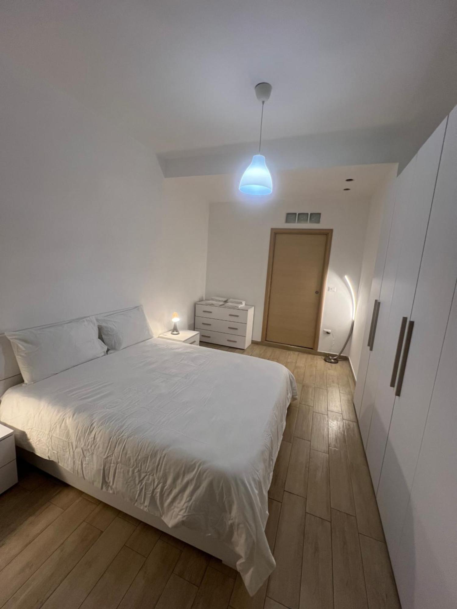 Dandon Apartment *