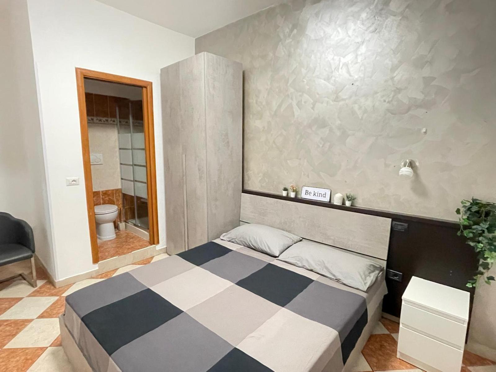 Guest house Matrimoniale A 2 Passi Da Colosseo E Termini Rome