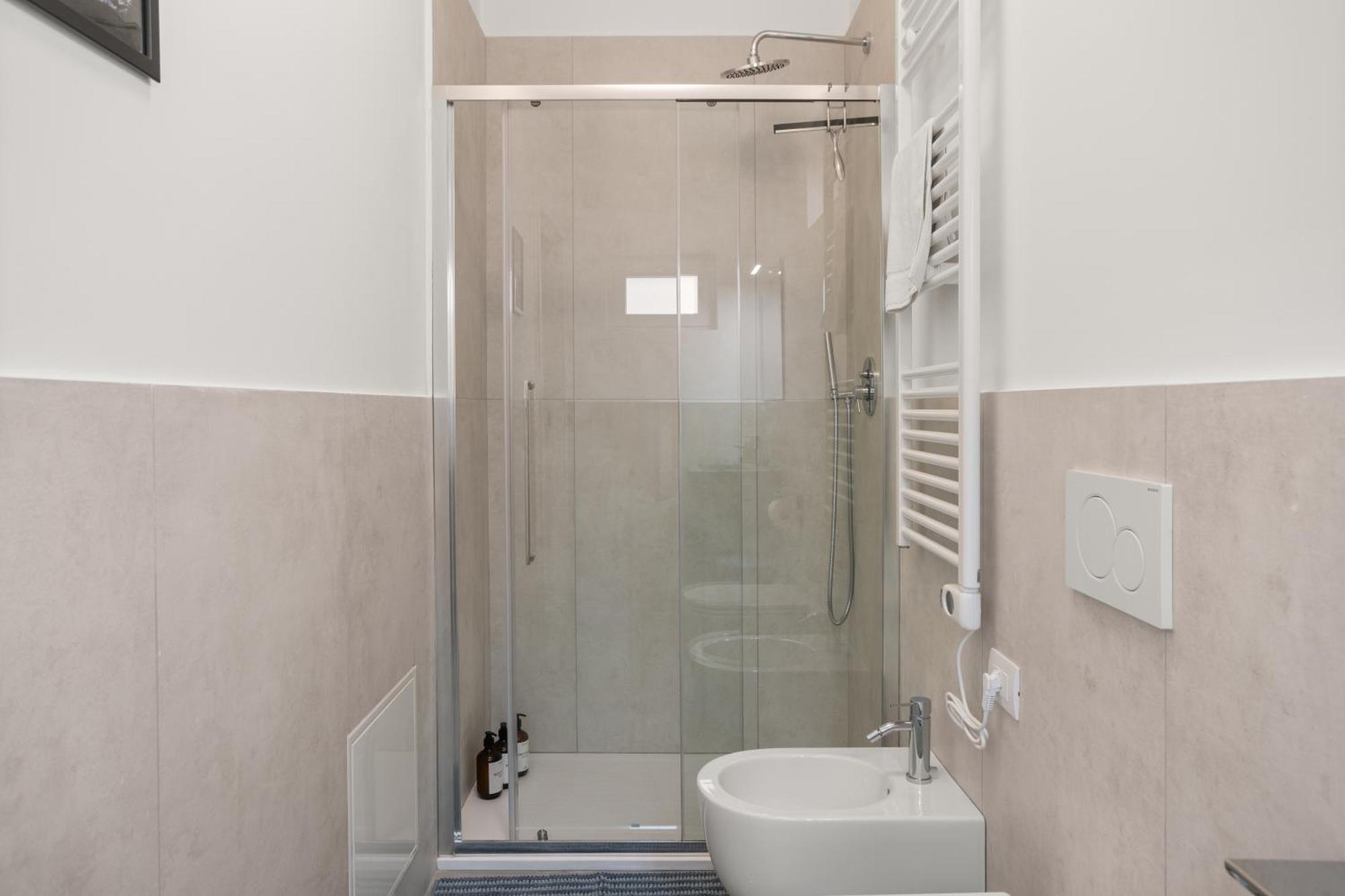 Apartment The Poolside House - New 2 Bedroom With Terrace Rome