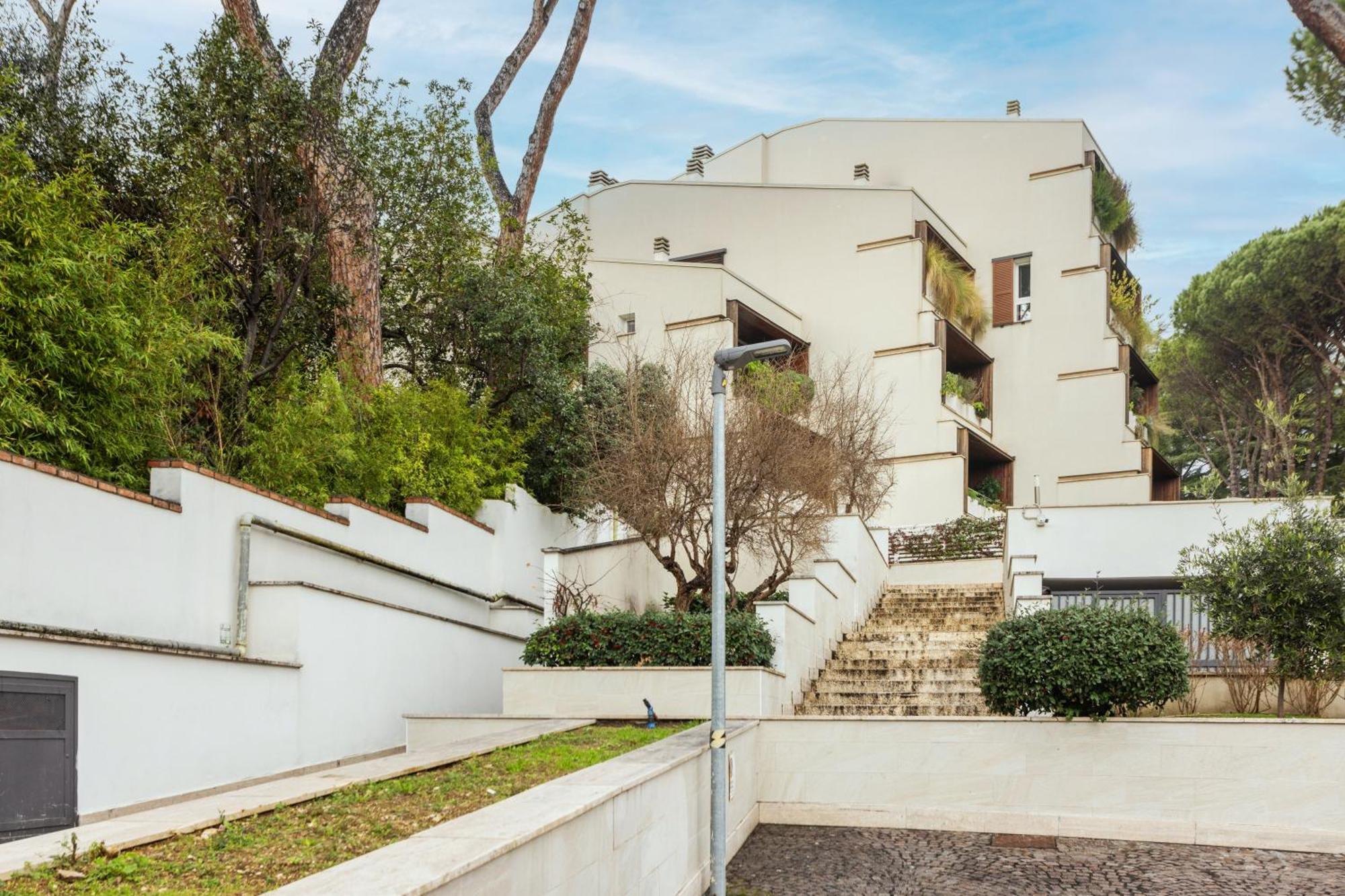 The Poolside House - New 2 Bedroom With Terrace Apartment *