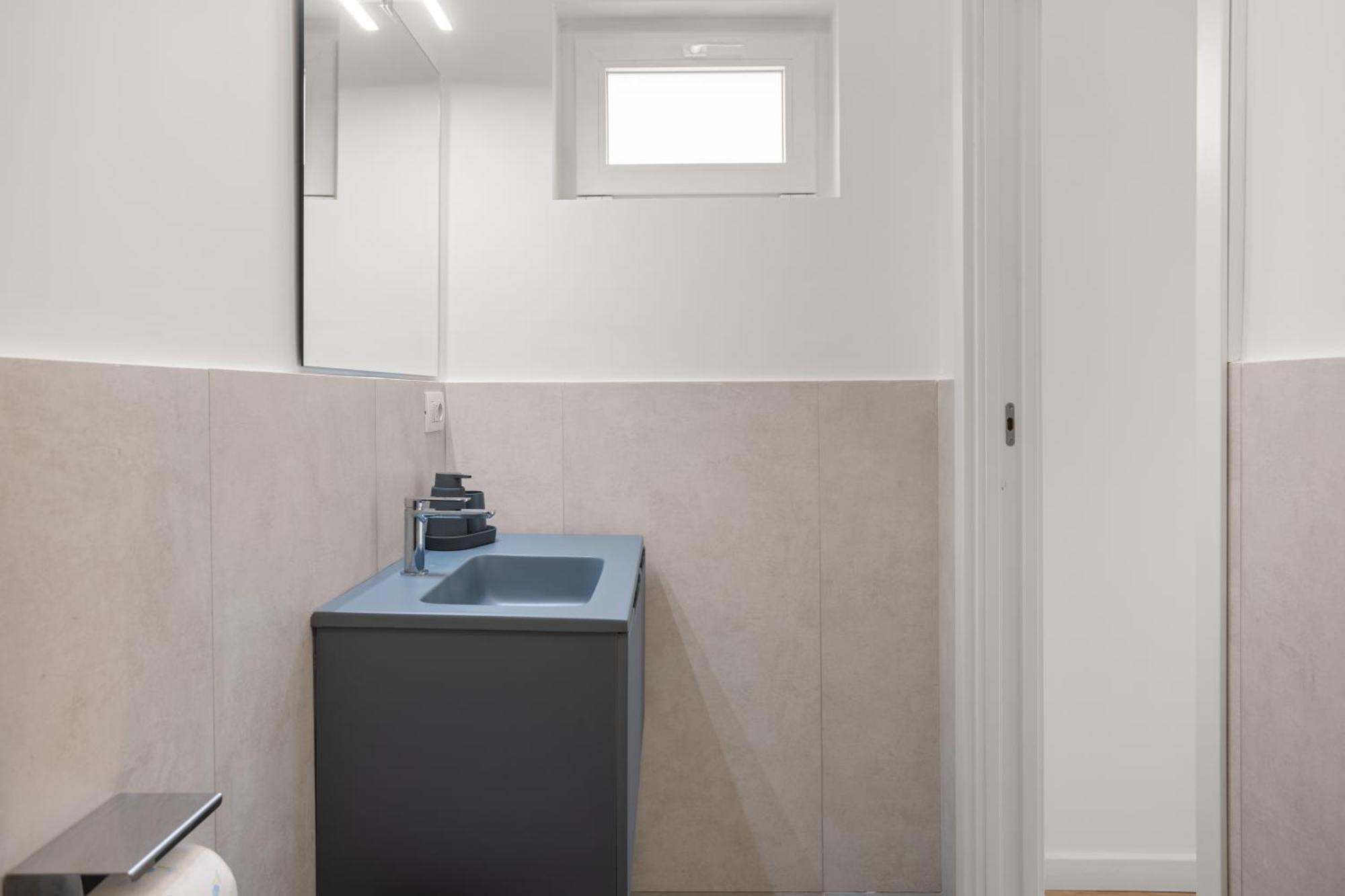 Apartment The Poolside House - New 2 Bedroom With Terrace Rome