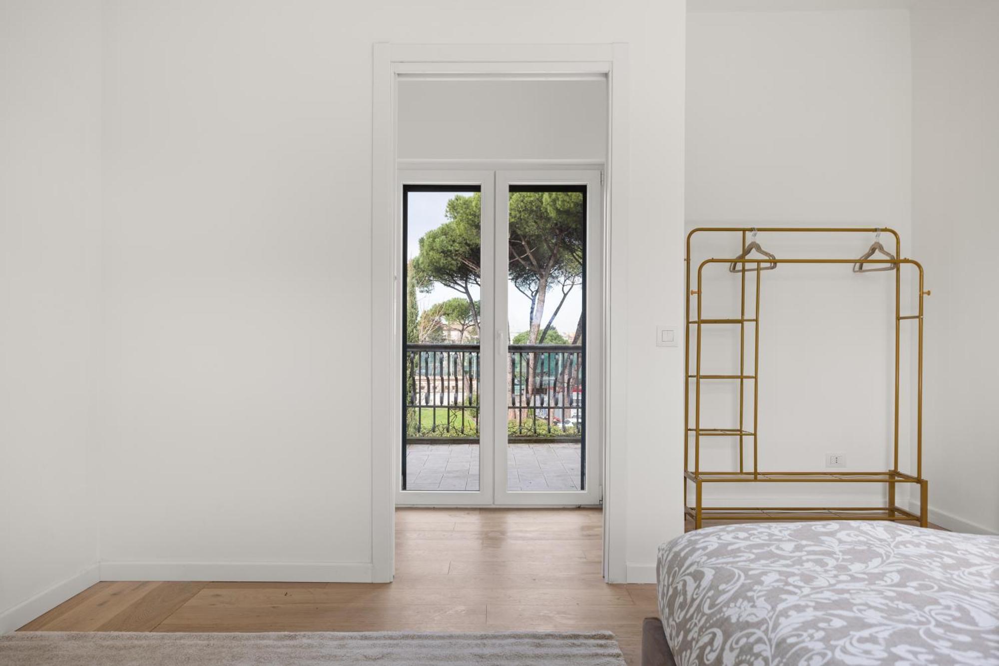 The Poolside House - New 2 Bedroom With Terrace * Rome
