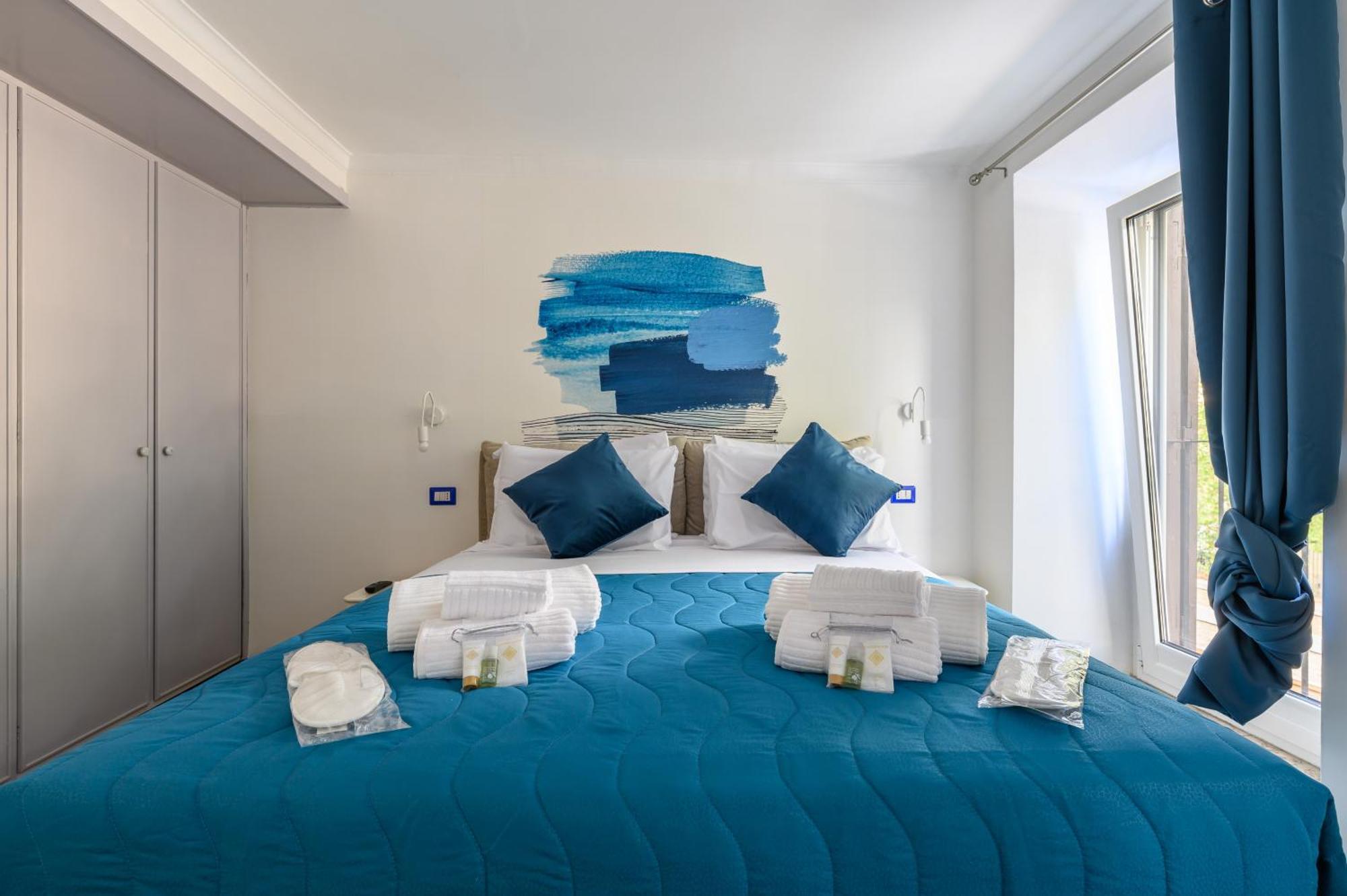 Historic Center - Navona Luxe Haven - Elevator, Soundproof & Netflix Apartment Rome