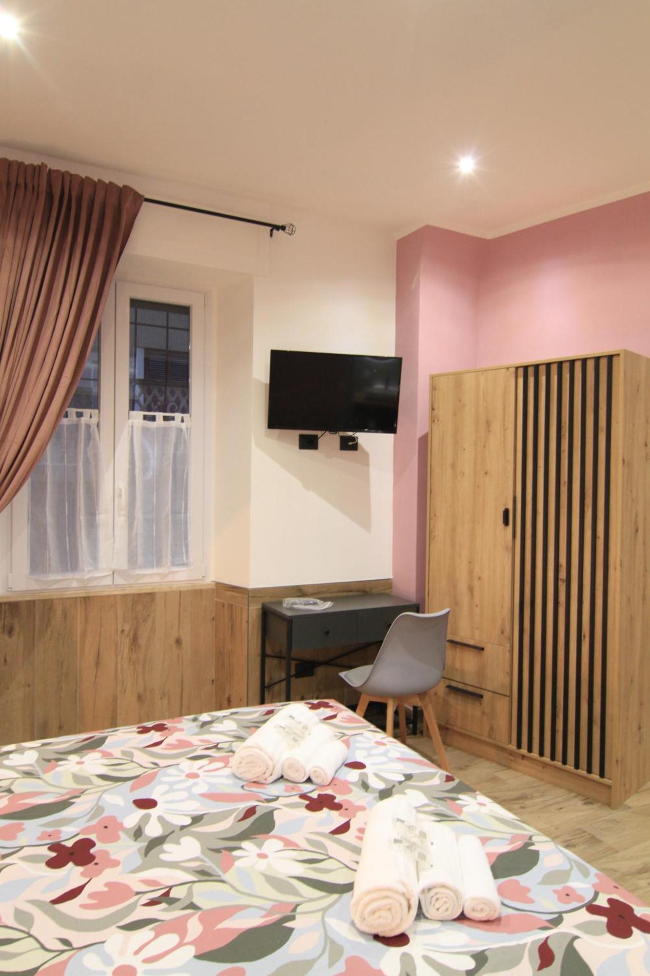 Helle Hus - 200m From Piazza Bologna Metro And 10 Minutes From The Colosseum