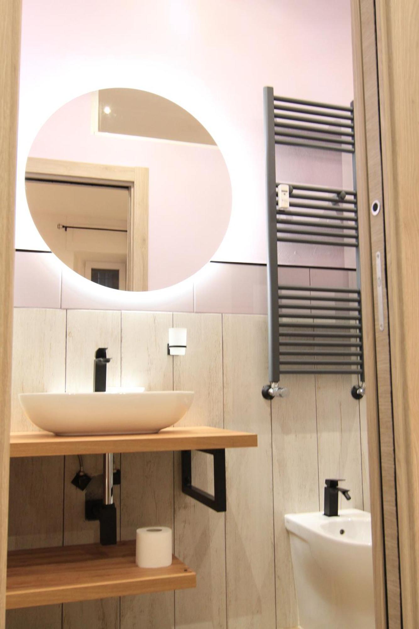 Helle Hus - 200m From Piazza Bologna Metro And 10 Minutes From The Colosseum * Rome