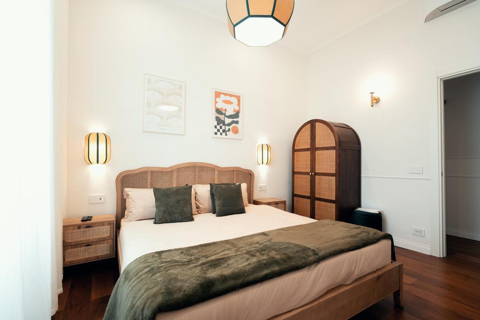 Vatican Chic Apartment *