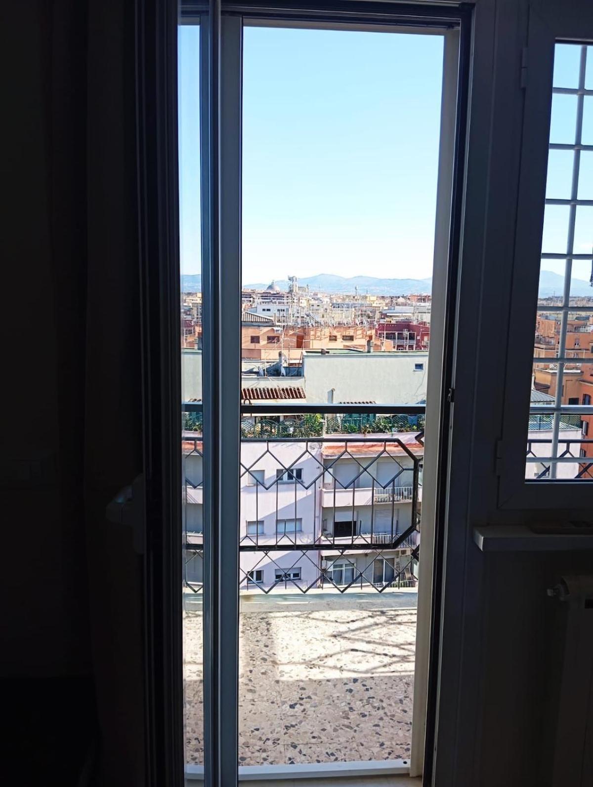 Panoramic Penthouse 10m From Metro A Rome