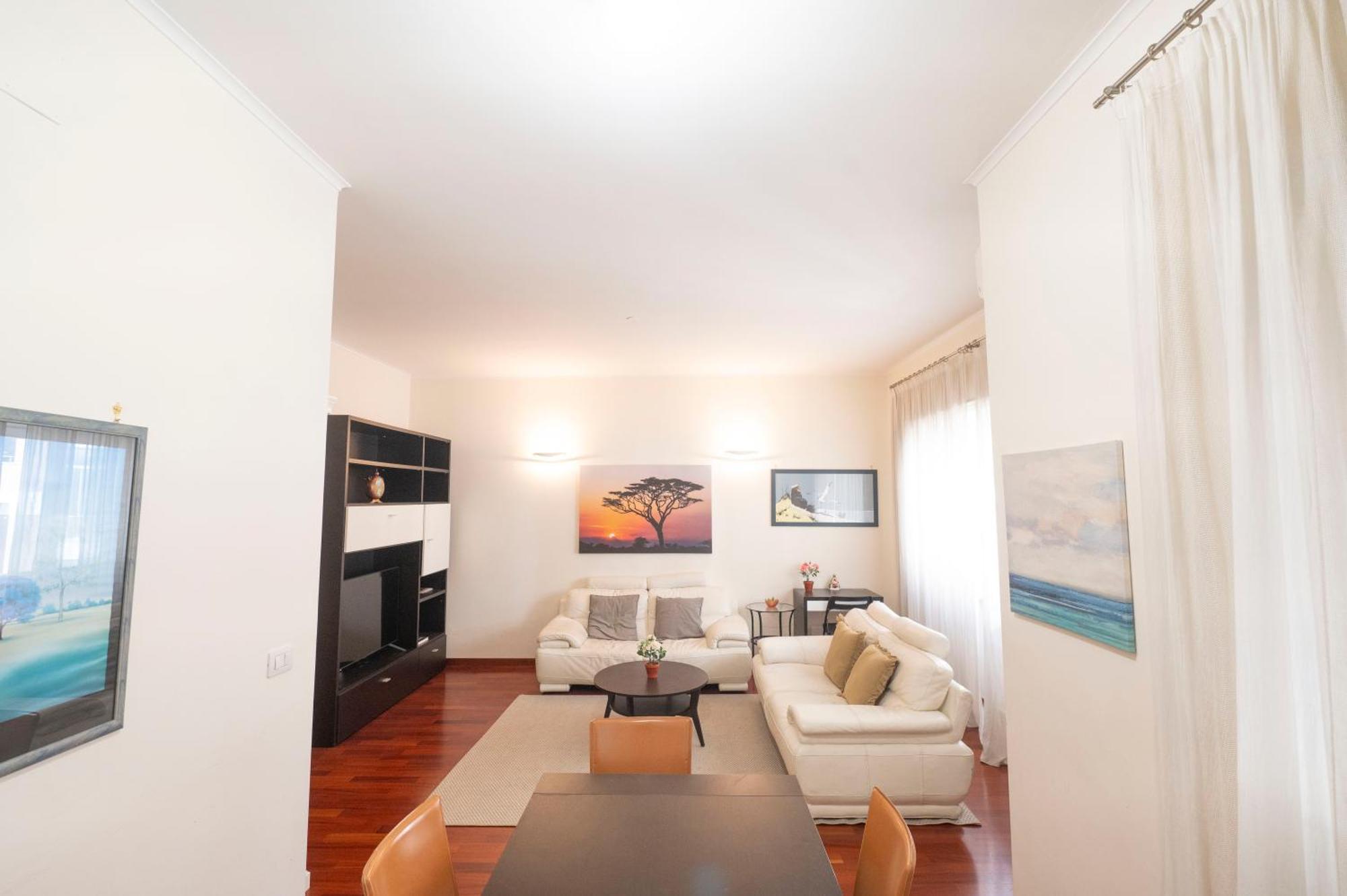 St Peter New And Lightsome With Balcony Apartment