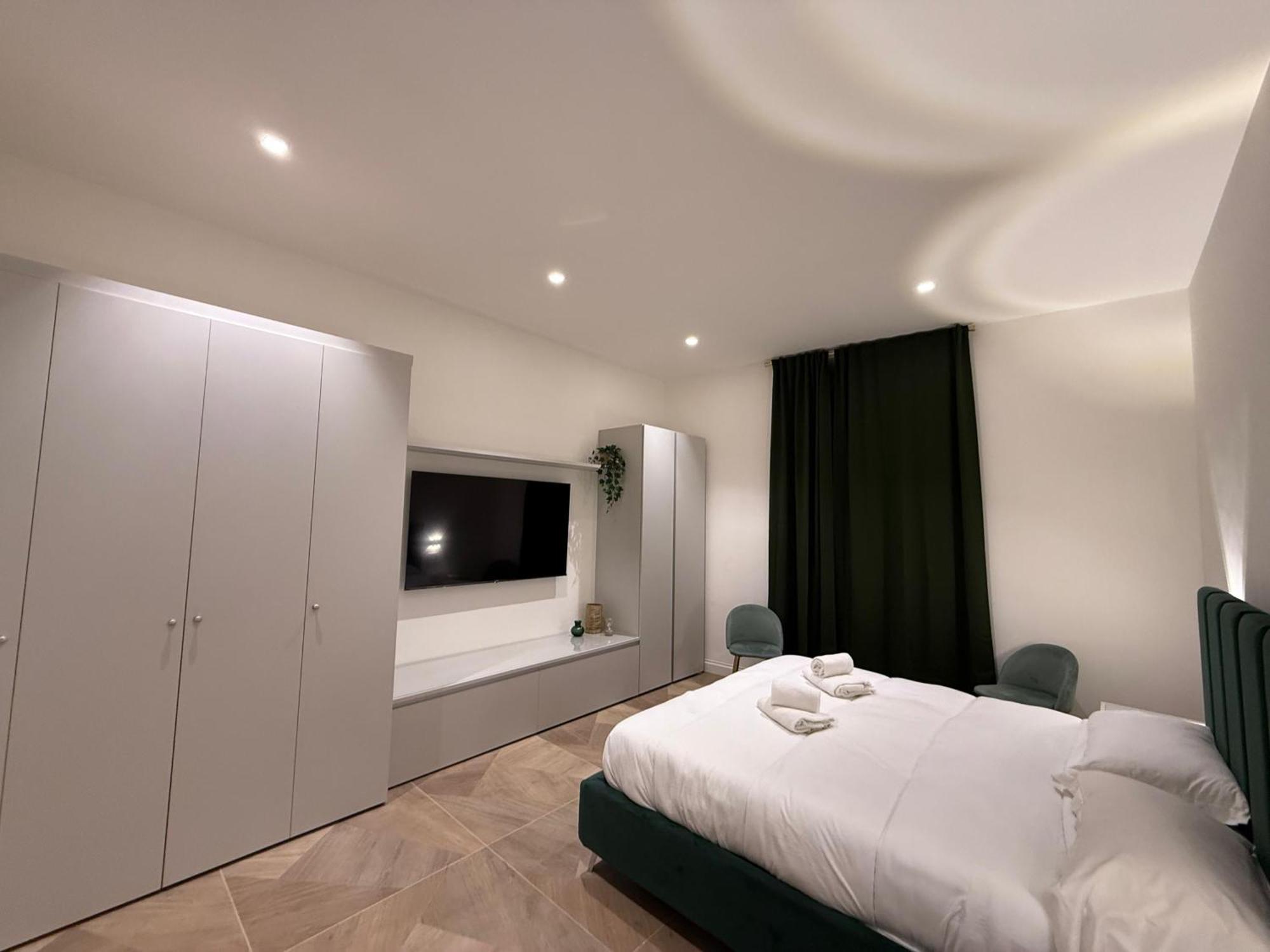 Luxury Apartments, Piazza Di Spagna Apartment