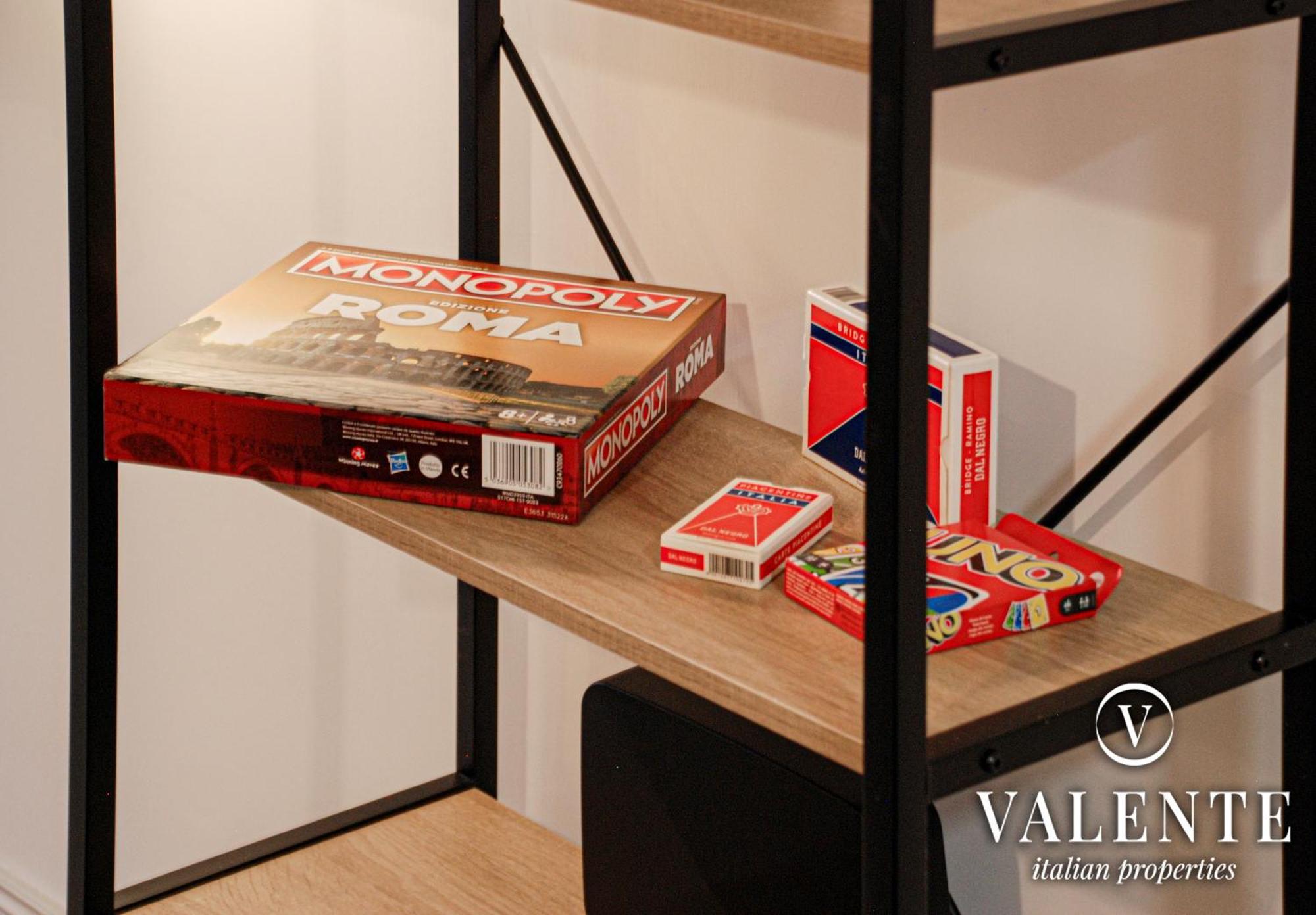 Apartment Piramide - 20min Walking From Colosseum - 1min From Metro Station - Valente Italian