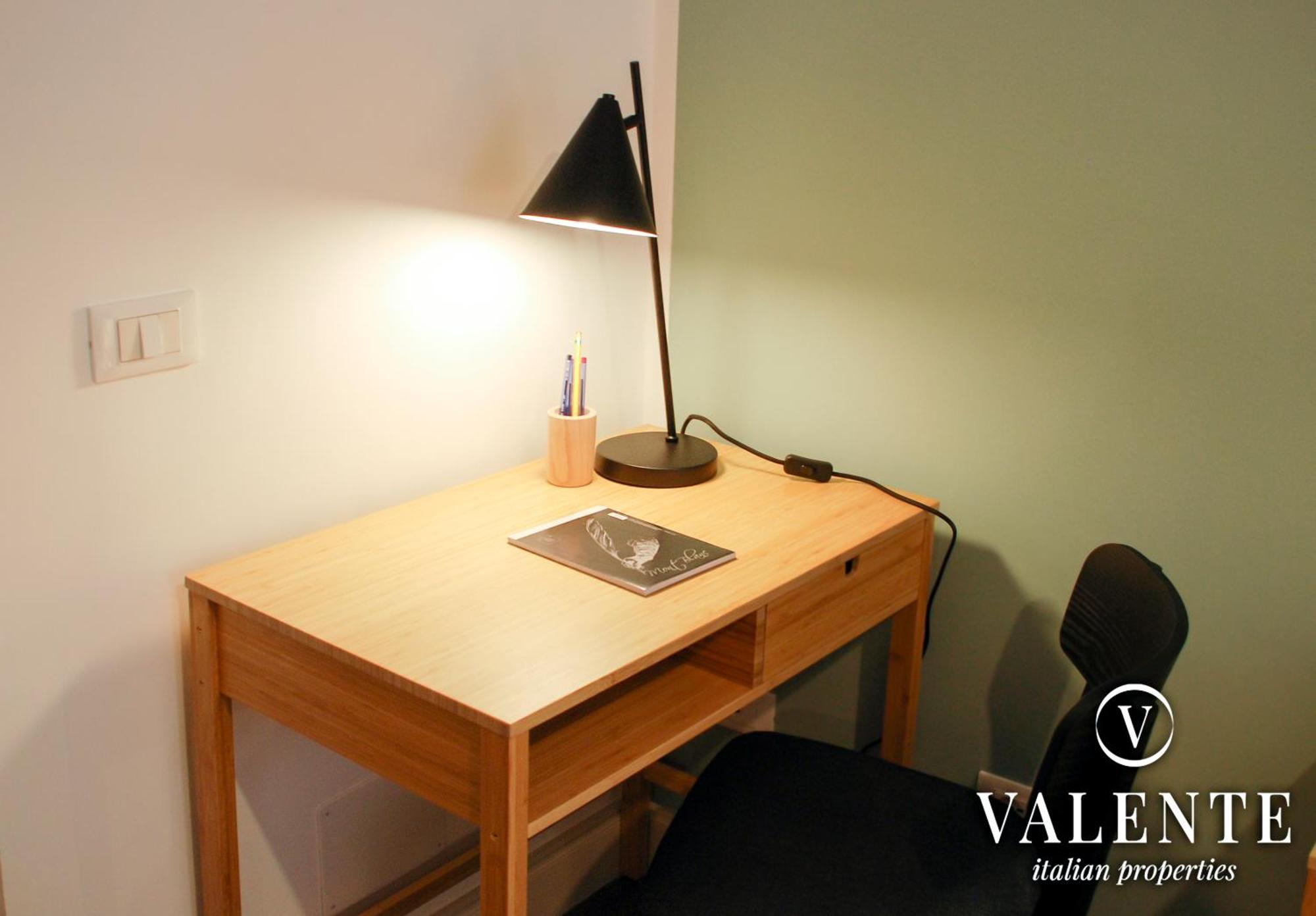 Apartment Piramide - 20min Walking From Colosseum - 1min From Metro Station - Valente Italian *