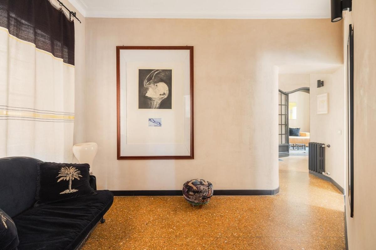 Casa Argentina, A Burghesius *