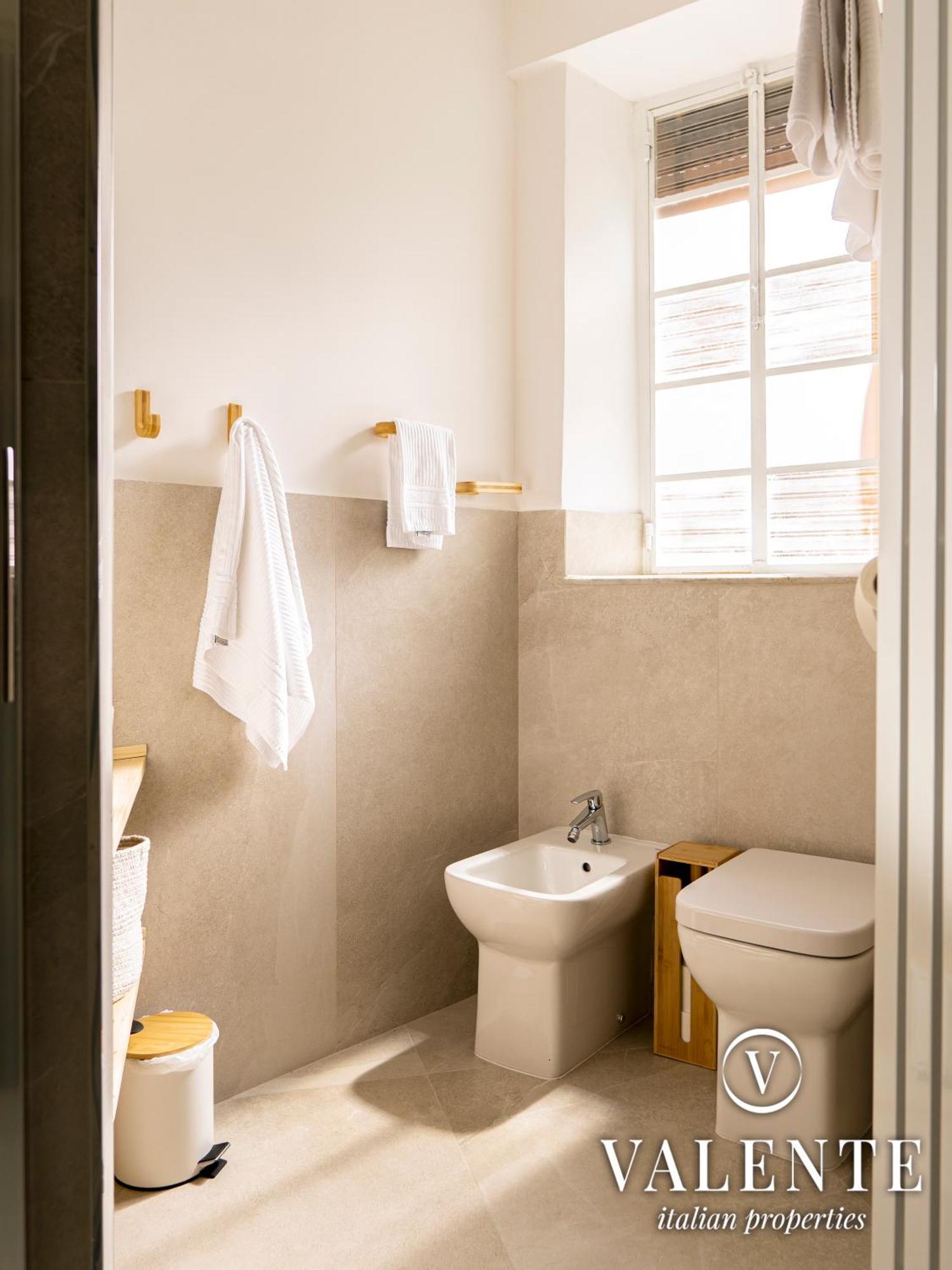 Piramide - 20min Walking From Colosseum - 1min From Metro Station - Valente Italian