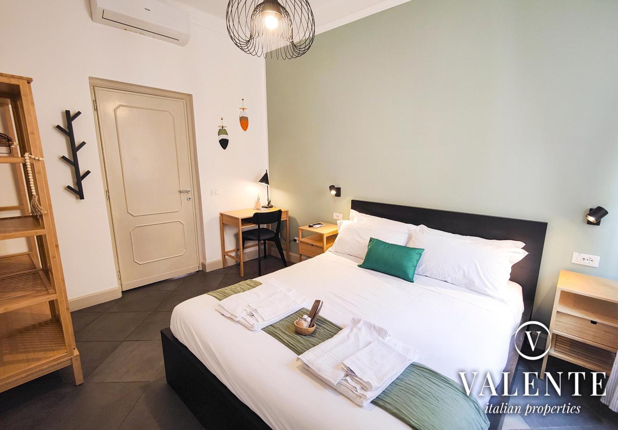 Piramide - 20min Walking From Colosseum - 1min From Metro Station - Valente Italian * Rome