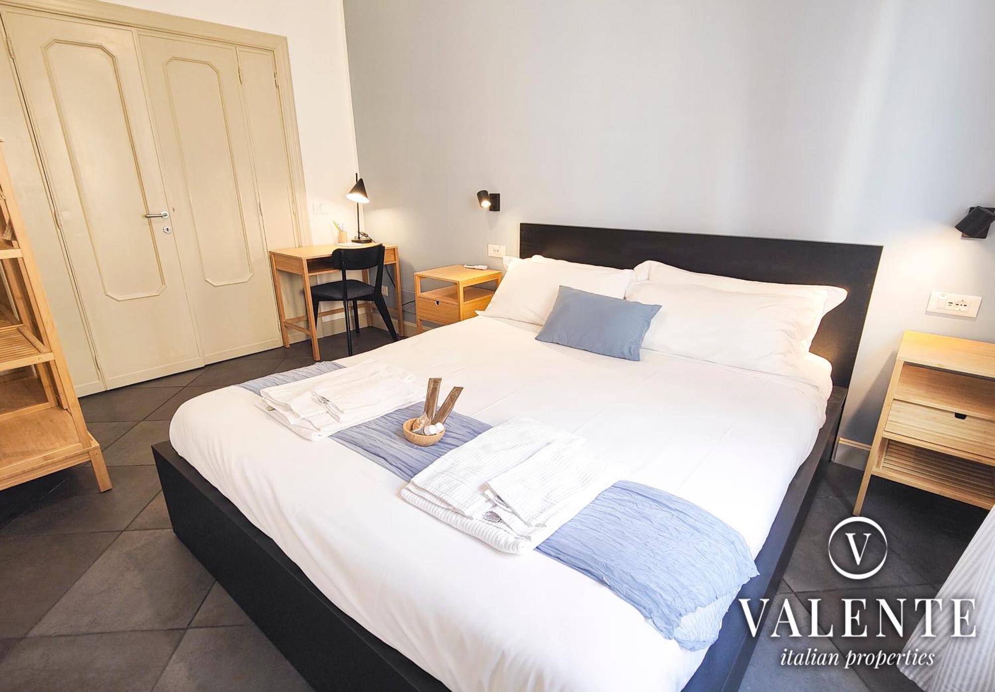 Piramide - 20min Walking From Colosseum - 1min From Metro Station - Valente Italian