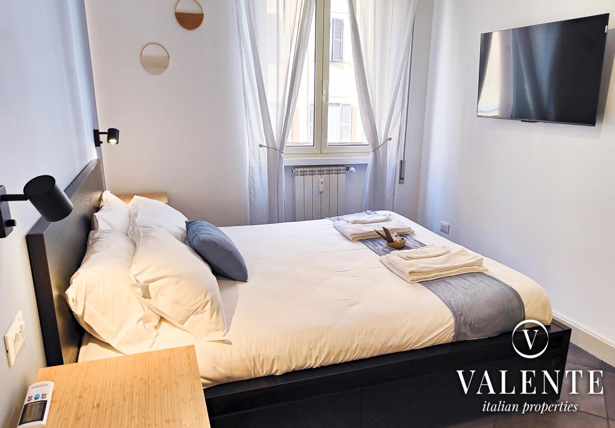 Apartment Piramide - 20min Walking From Colosseum - 1min From Metro Station - Valente Italian