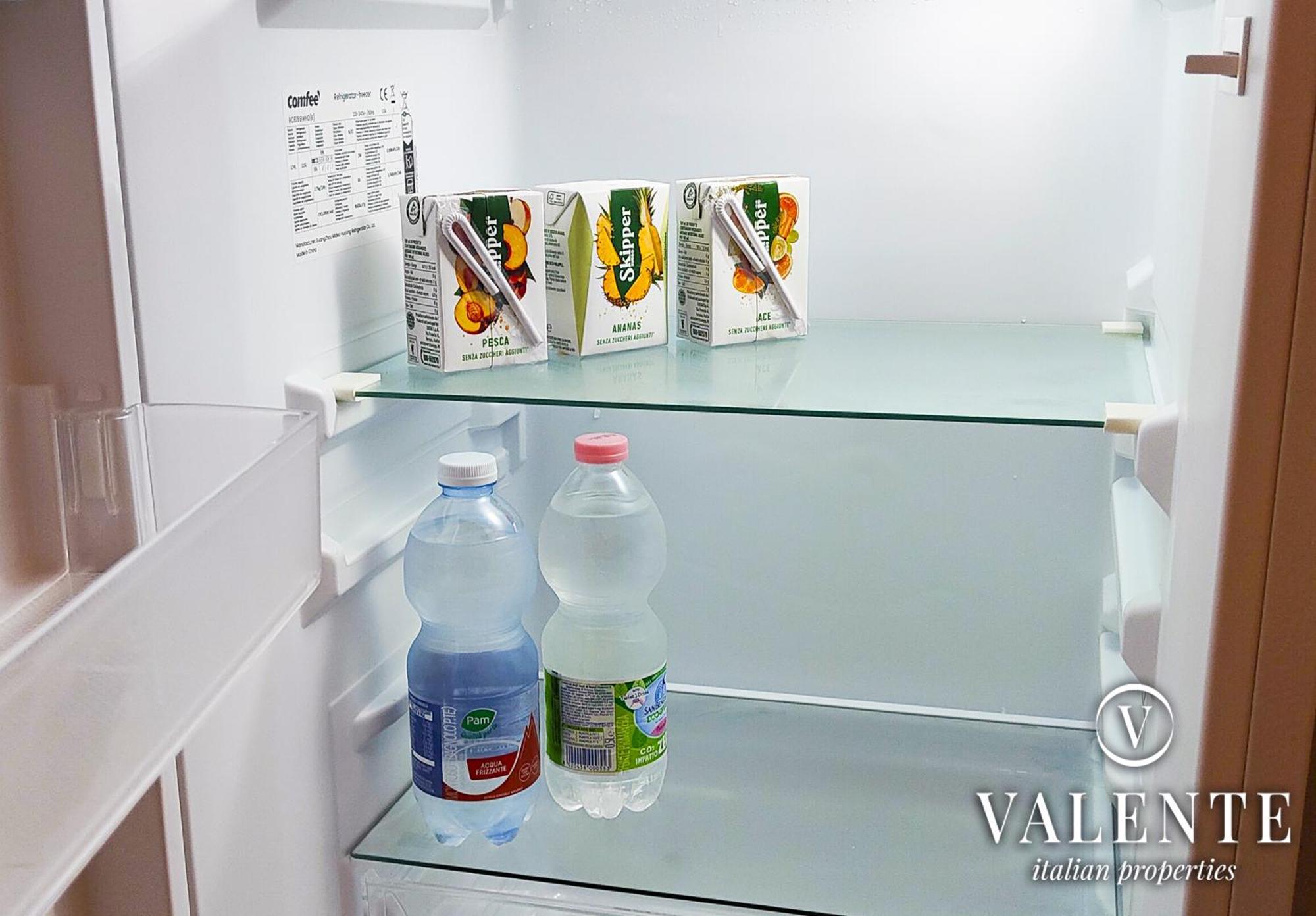 Piramide - 20min Walking From Colosseum - 1min From Metro Station - Valente Italian Apartment *