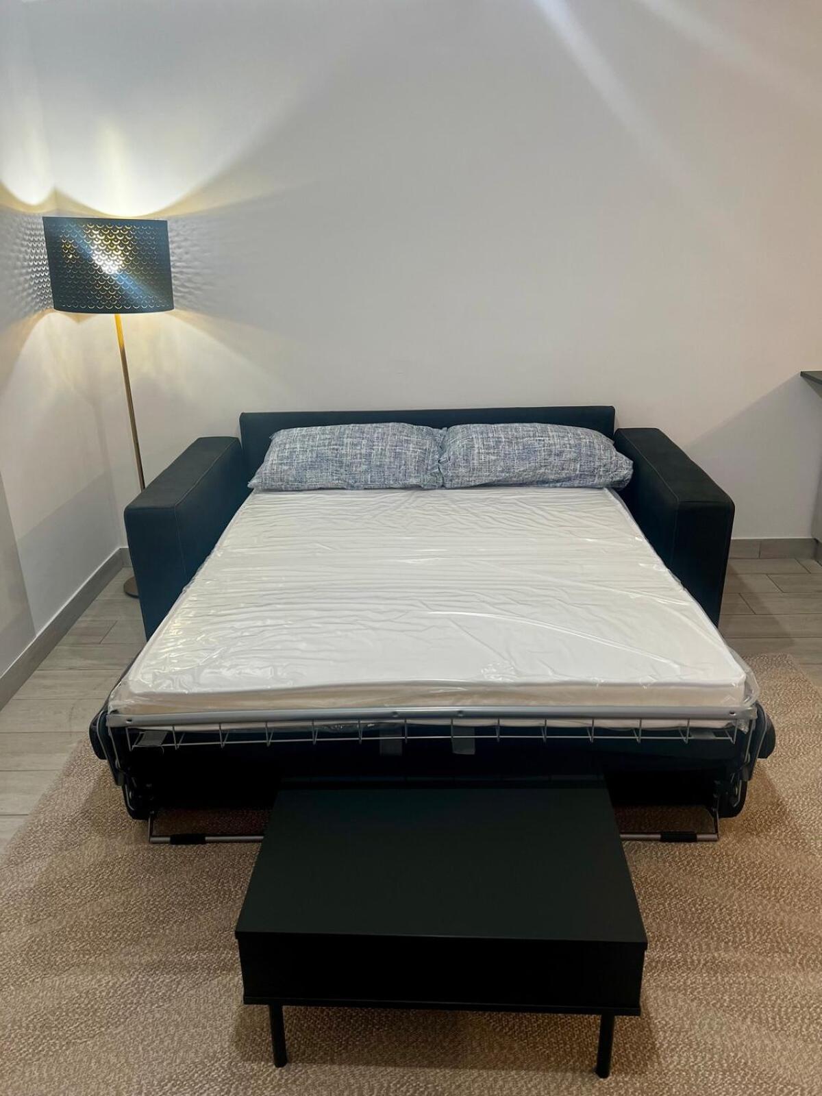 Elegant & Spacious 2br 2ba Unit With Private Patio Rome