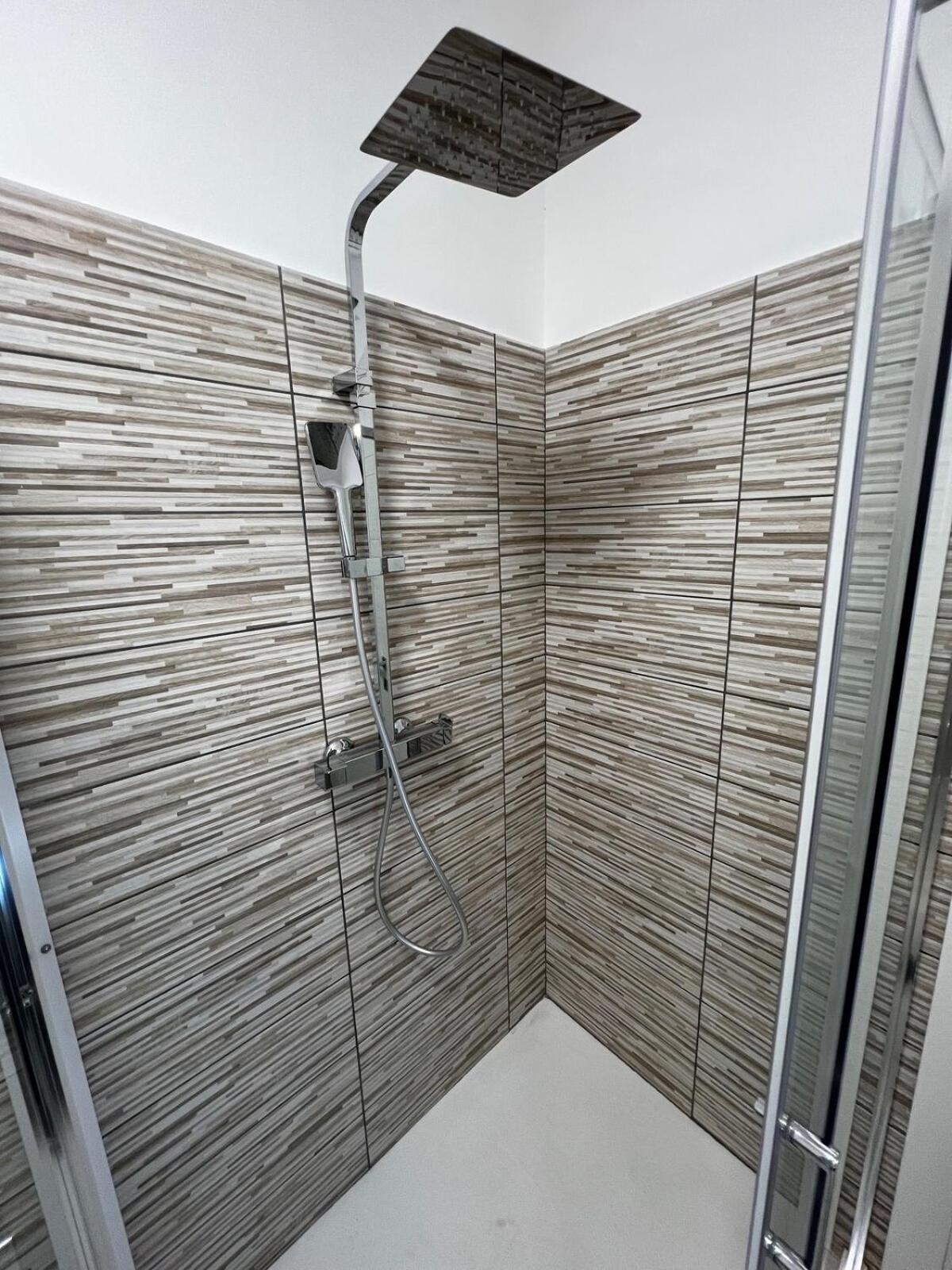 Elegant & Spacious 2br 2ba Unit With Private Patio Apartment *
