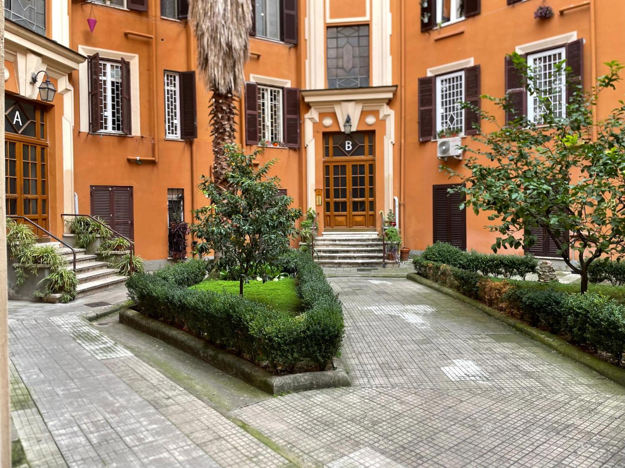 La Corte Di Merlino - Di Pregio * Roma