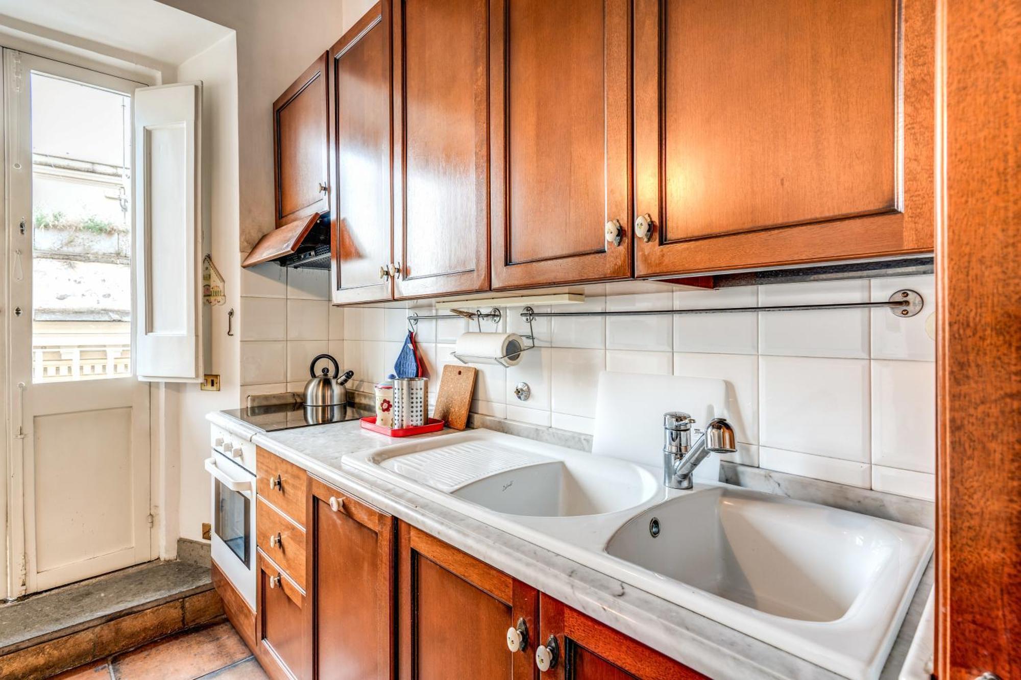 Flat With Lovely Views Near Piazza Navona Apartment