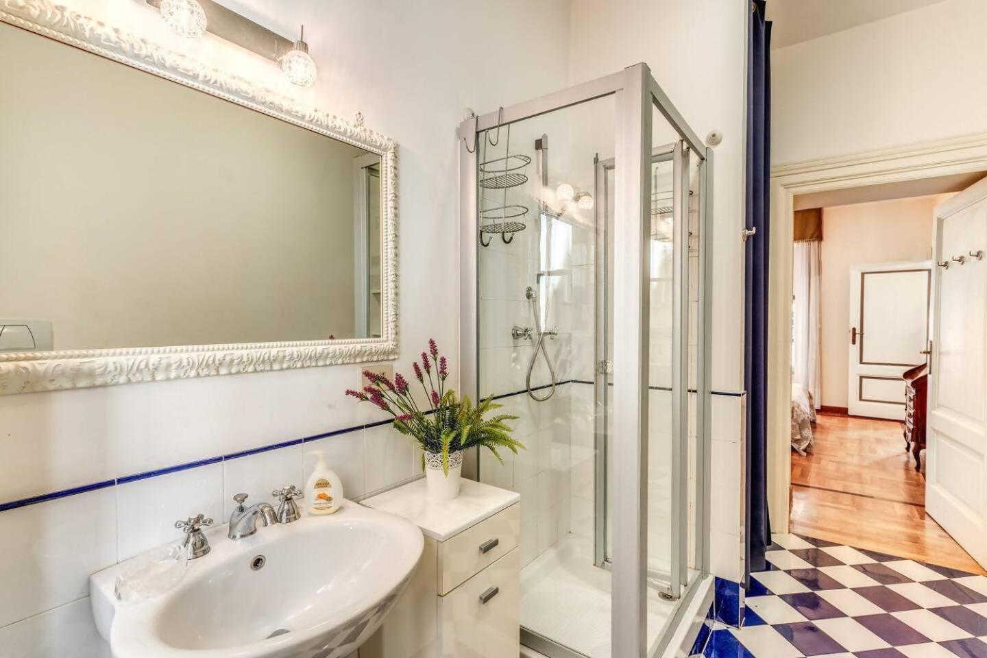Xx Sett Flat By Barberini Trevi Fountain Rome