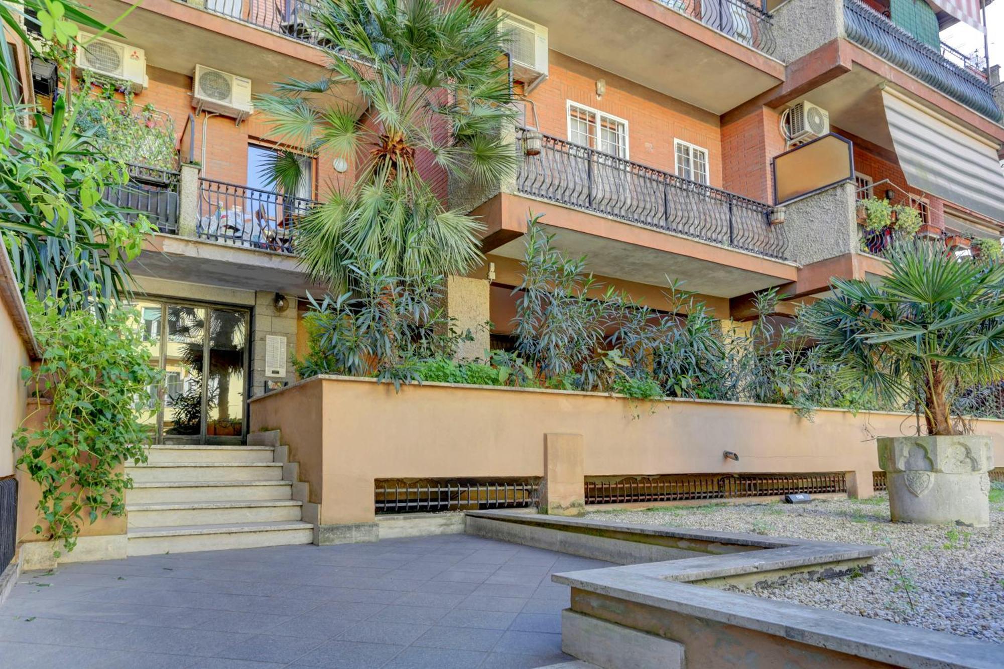Apartment Vatican Loft With Balcony - And