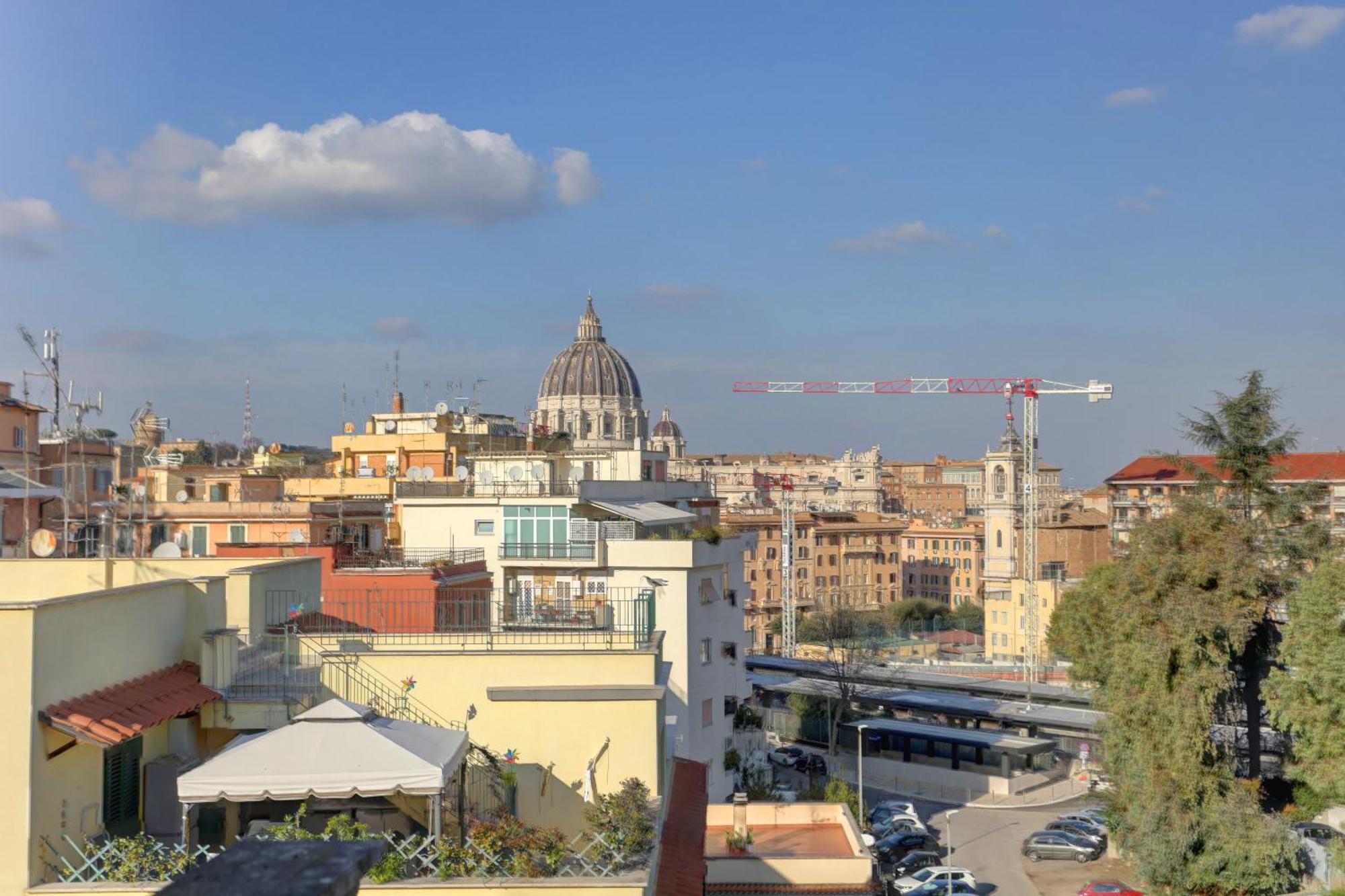 Apartment Vatican Loft With Balcony - And Rome