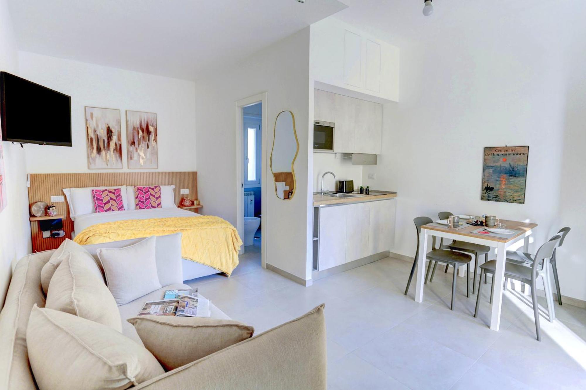 Vatican Loft With Balcony - And