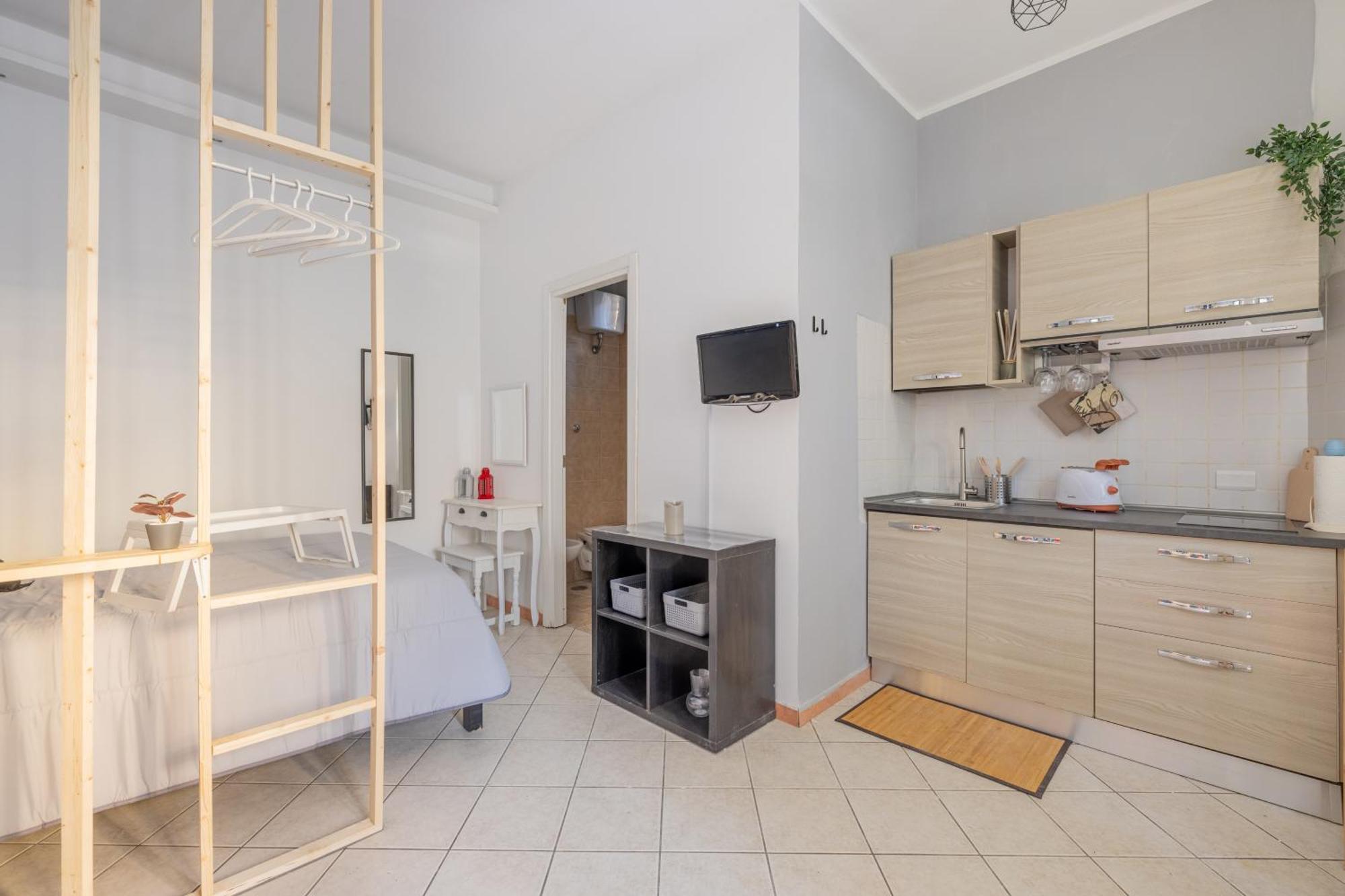 Tiny Indipendent House * Rome