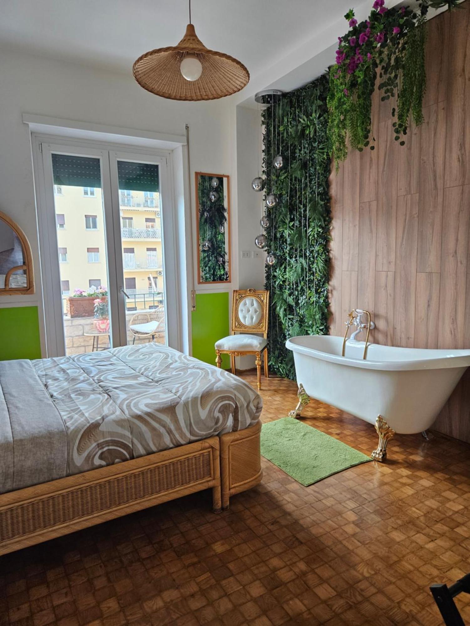 12 V Itali Guest house *