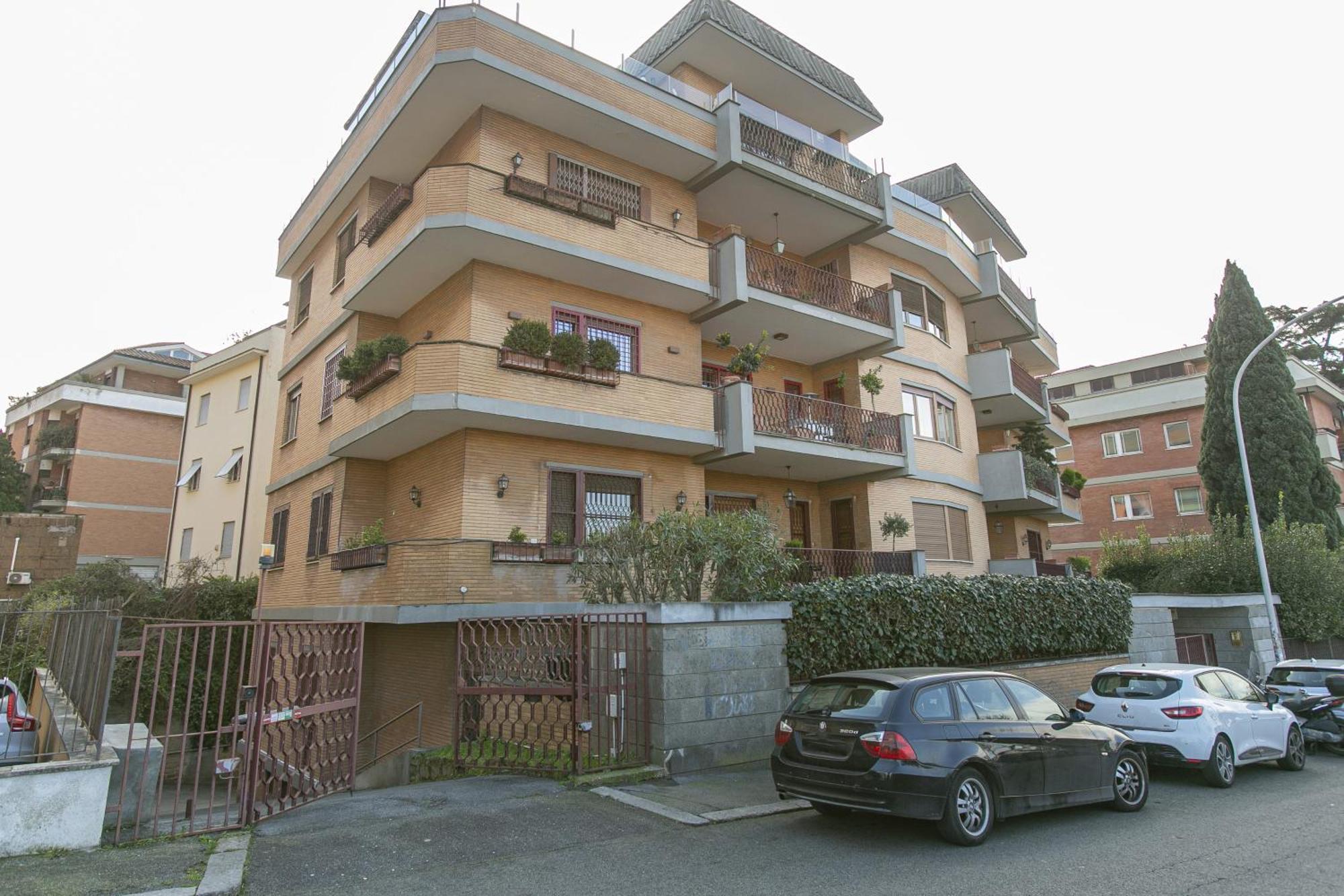 Apartment Terrazza San Pietro Vicino Metro A Rome