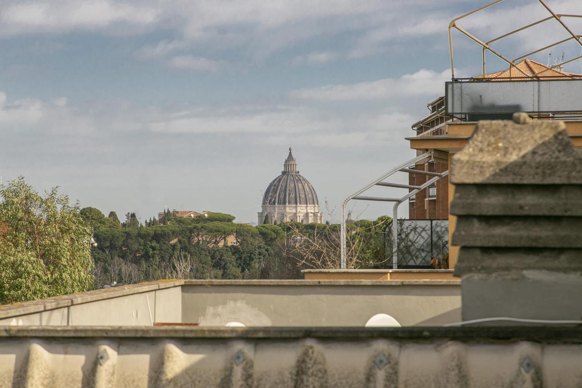 Terrazza San Pietro Vicino Metro A * Rome