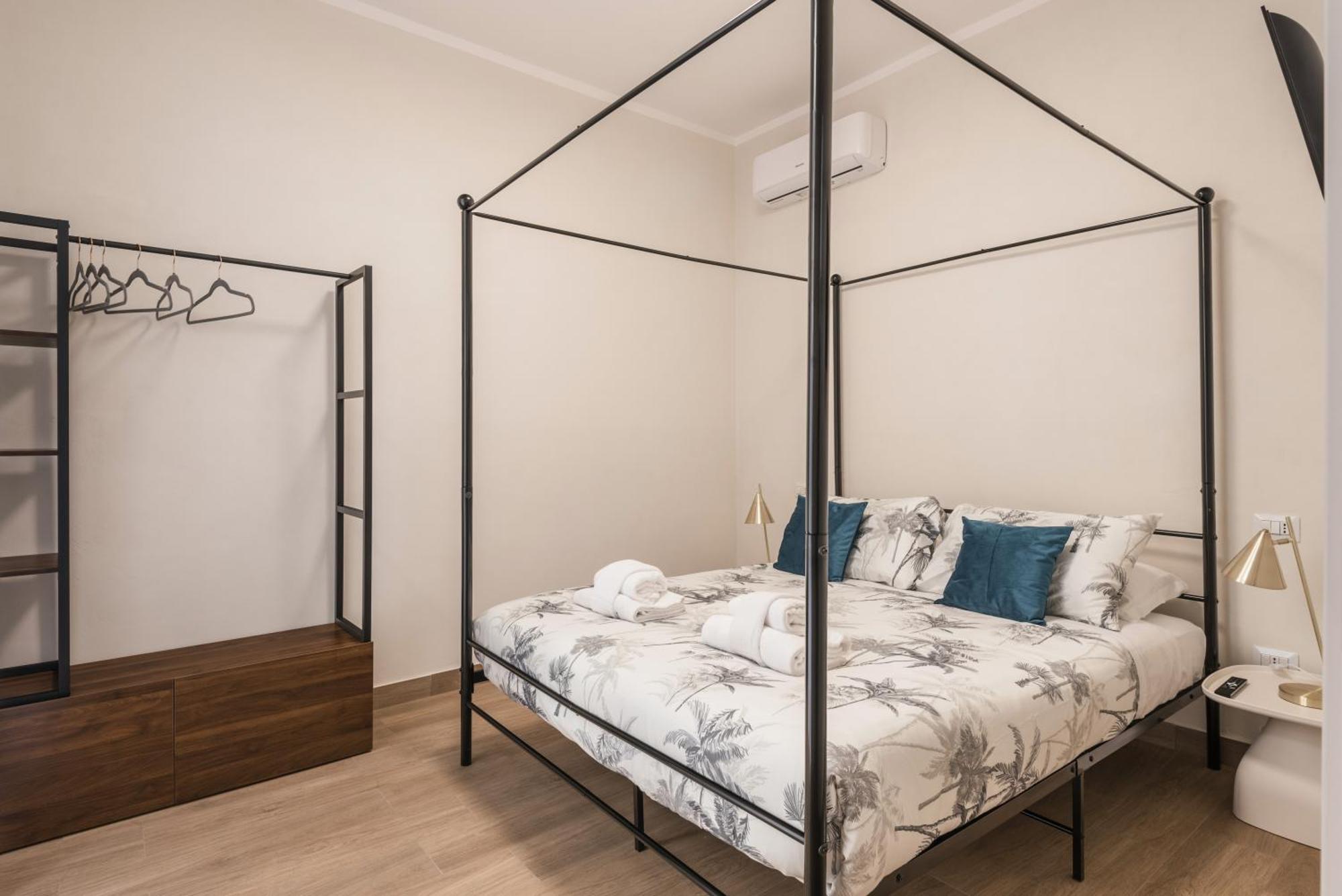Apartment Fino A 17 Persone In Centro A 17 Minuti A Piedi Da Piazza Di Spagna Rome