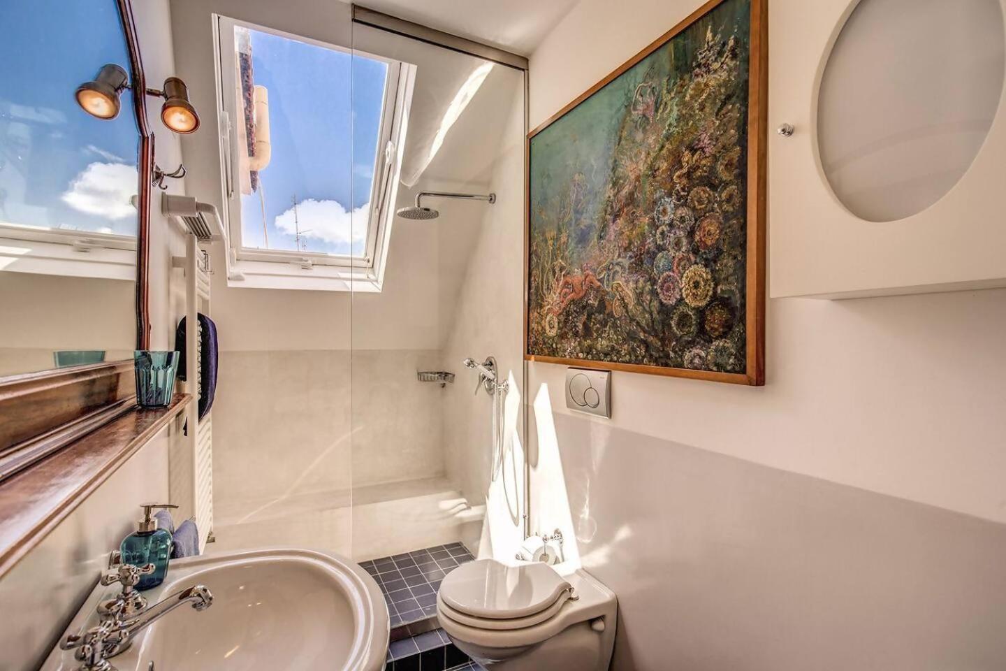 Apartment Attic With Terrace Overlooking St Peters Basilica