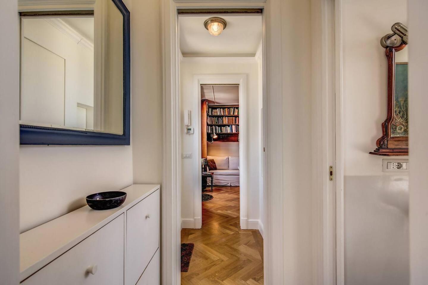 Apartment Attic With Terrace Overlooking St Peters Basilica *
