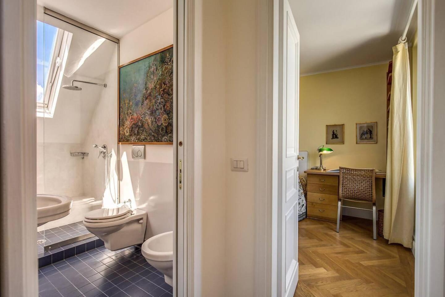 Apartment Attic With Terrace Overlooking St Peters Basilica *