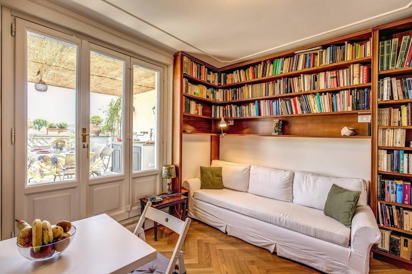 Apartment Attic With Terrace Overlooking St Peters Basilica