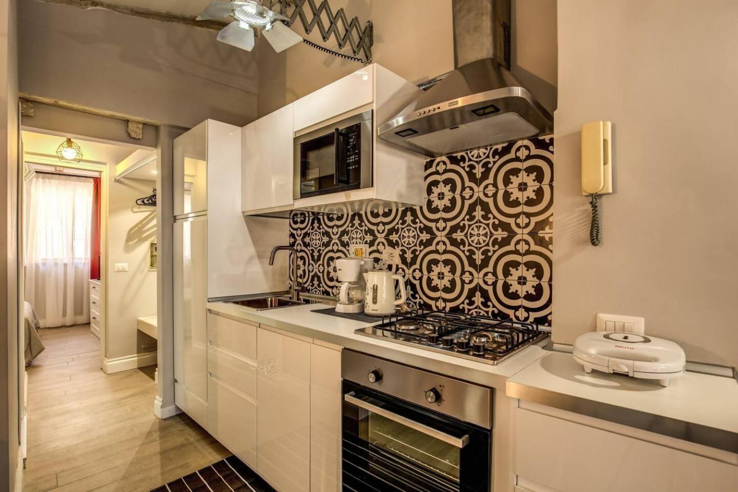 Attic With Terrace By Trevi Fountain Appartamento