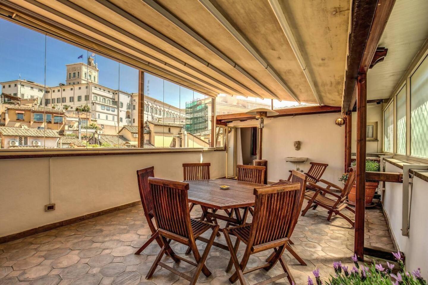 Apartment Attic With Terrace By Trevi Fountain