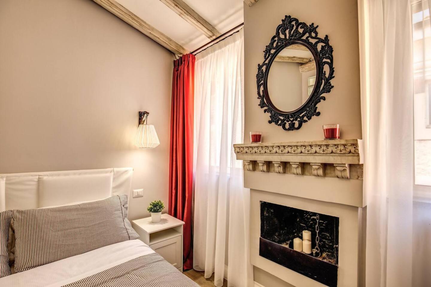 Appartamento Attic With Terrace By Trevi Fountain *
