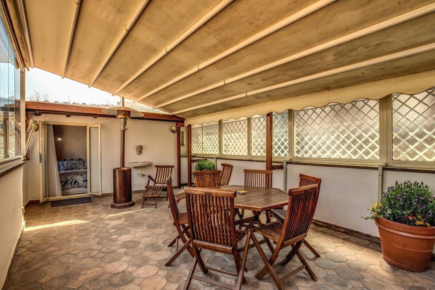 Attic With Terrace By Trevi Fountain Appartamento