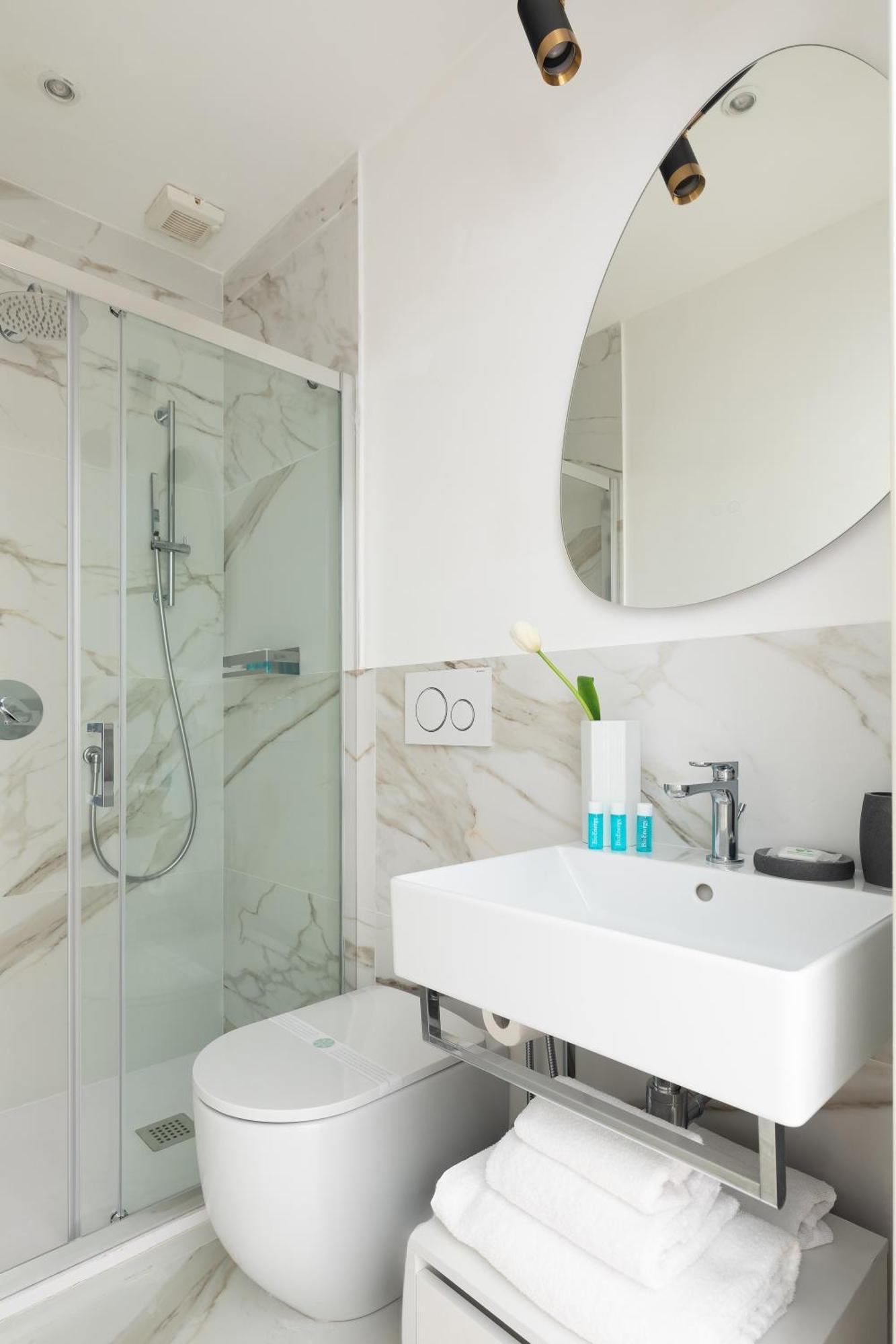 Iflat New Spacious & Classy In Monti Rome